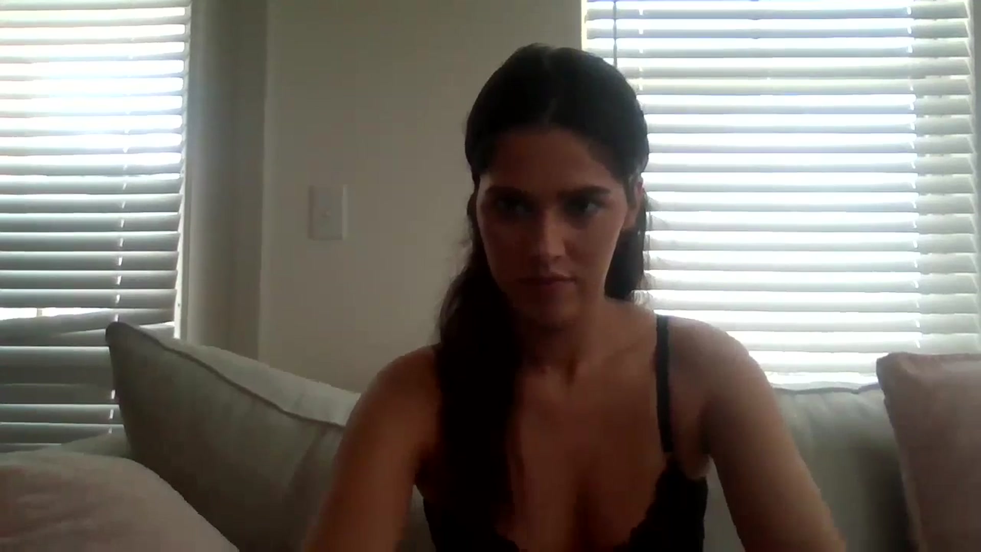 Gallery image thumbnail from Lpell1's myfreecams stream on, 08/15/2024, 20:20 image 17 of 20