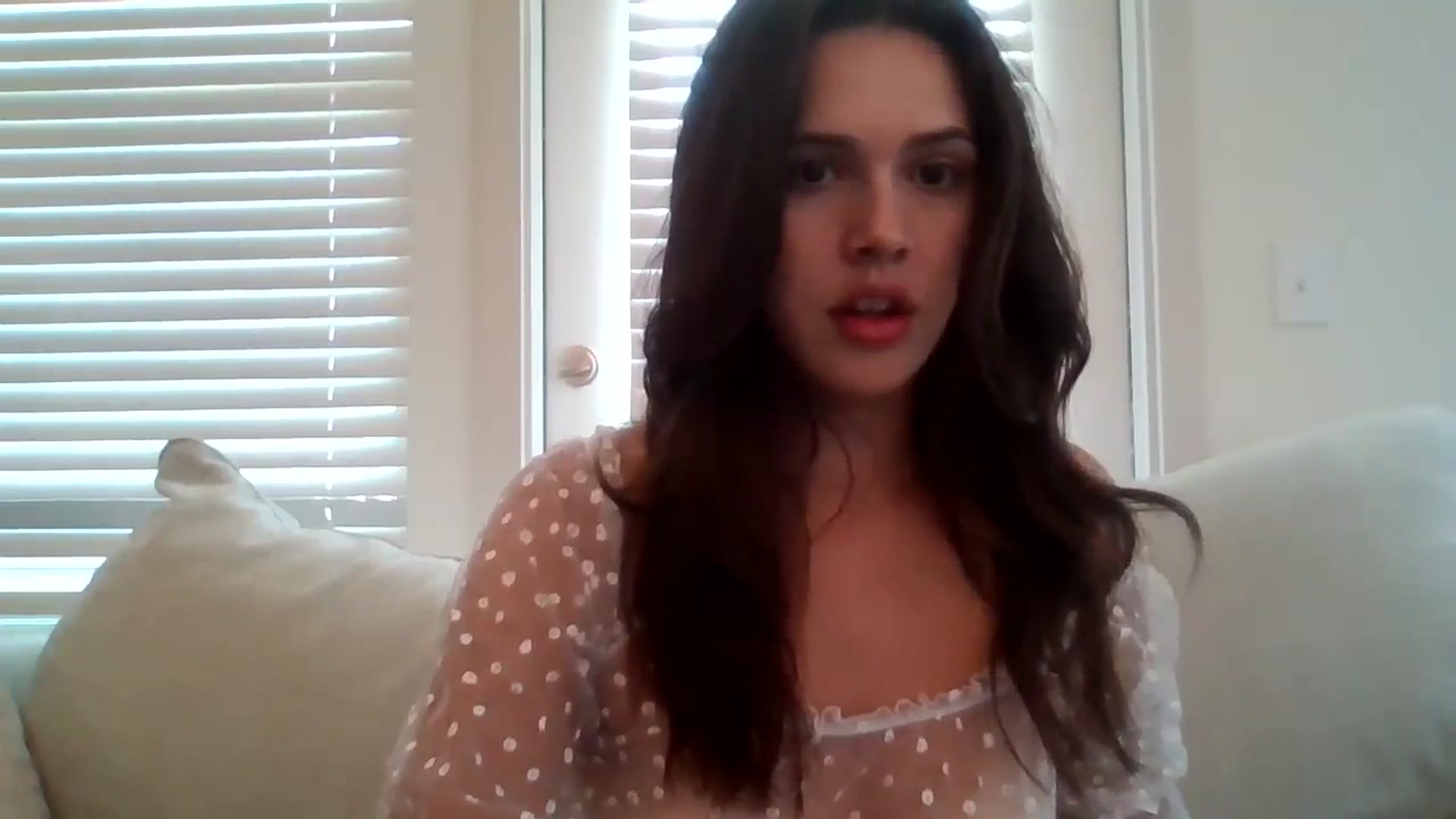 Gallery image thumbnail from Lpell1's myfreecams stream on, 09/18/2024, 21:25 image 19 of 20