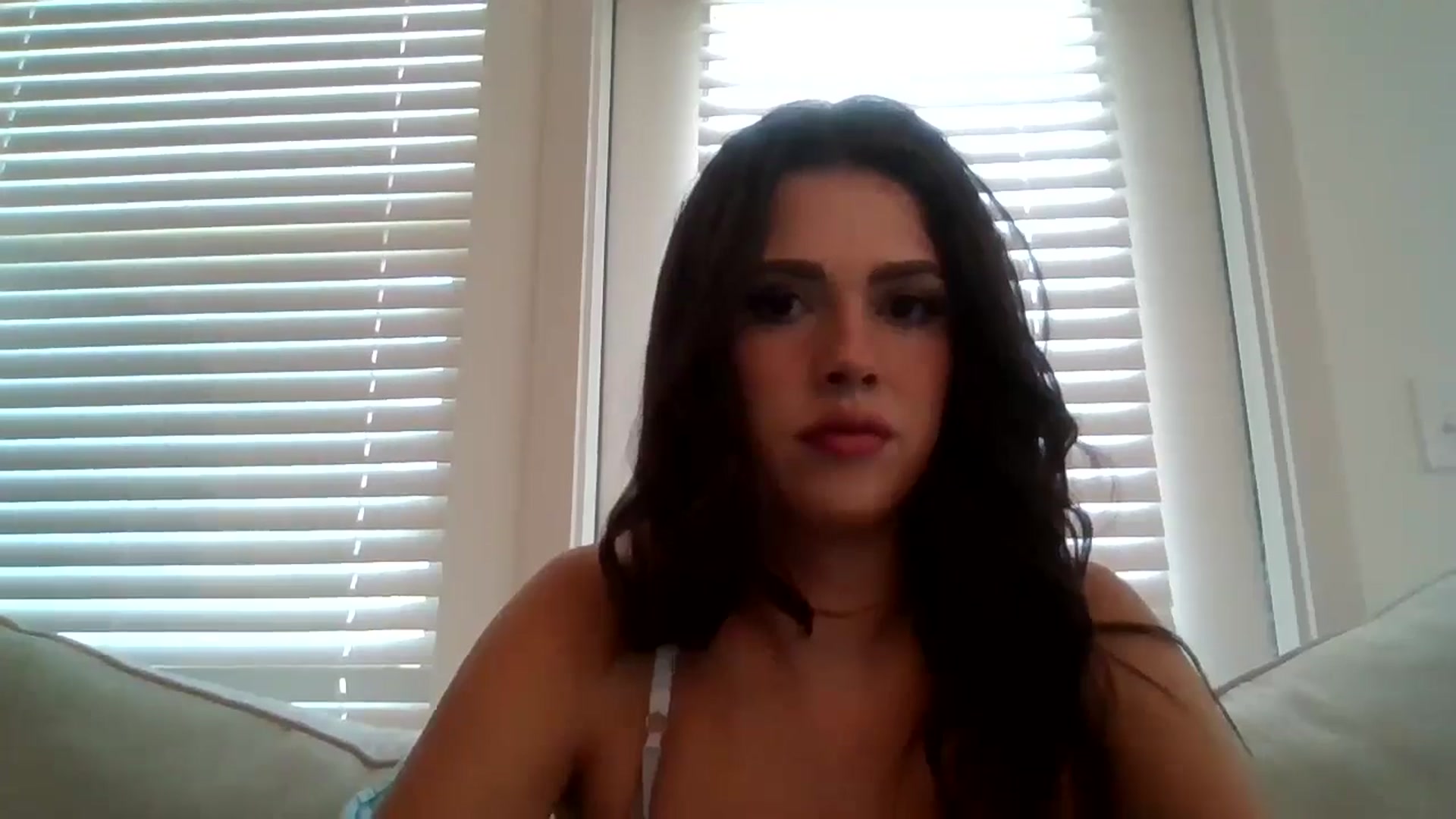 Gallery image thumbnail from Lpell1's myfreecams stream on, 09/19/2024, 18:27 image 13 of 20