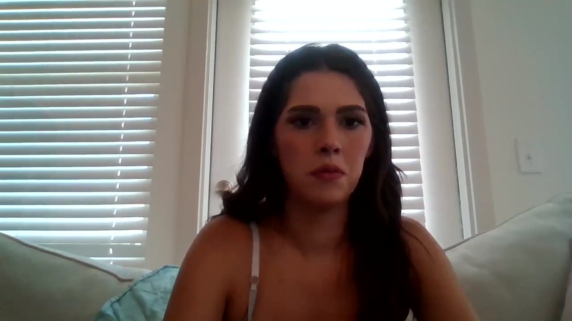 Gallery image thumbnail from Lpell1's myfreecams stream on, 09/19/2024, 18:27 image 15 of 20