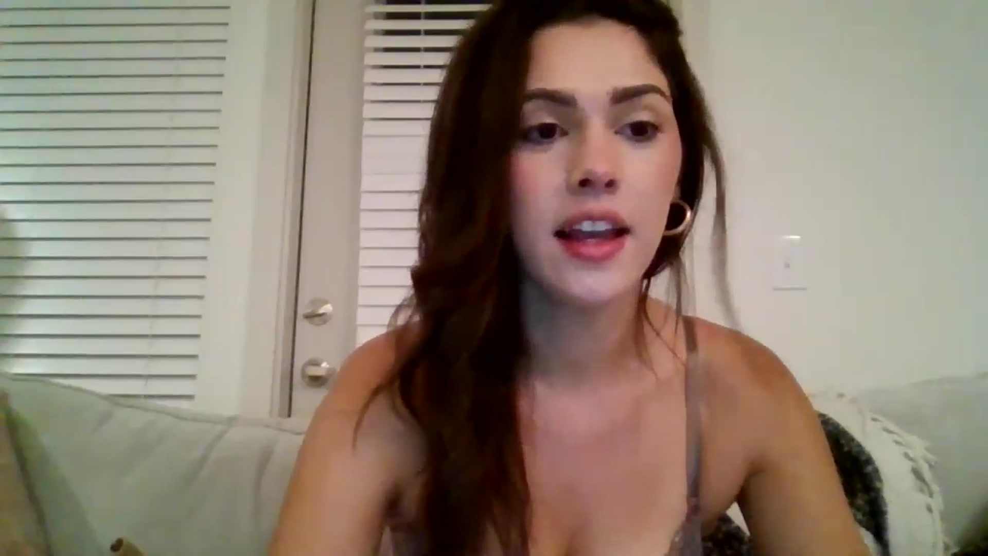 Gallery image thumbnail from Lpell1's myfreecams stream on, 11/11/2024, 04:57 image 3 of 20