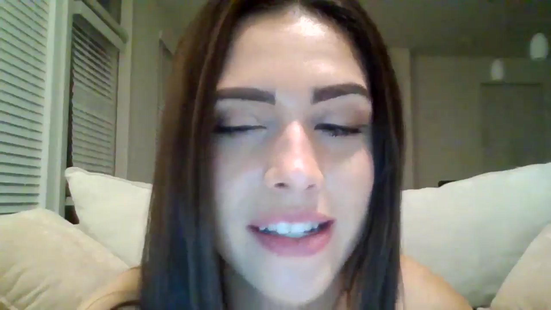 Gallery image thumbnail from Lpell1's myfreecams stream on, 11/22/2024, 05:49 image 13 of 20