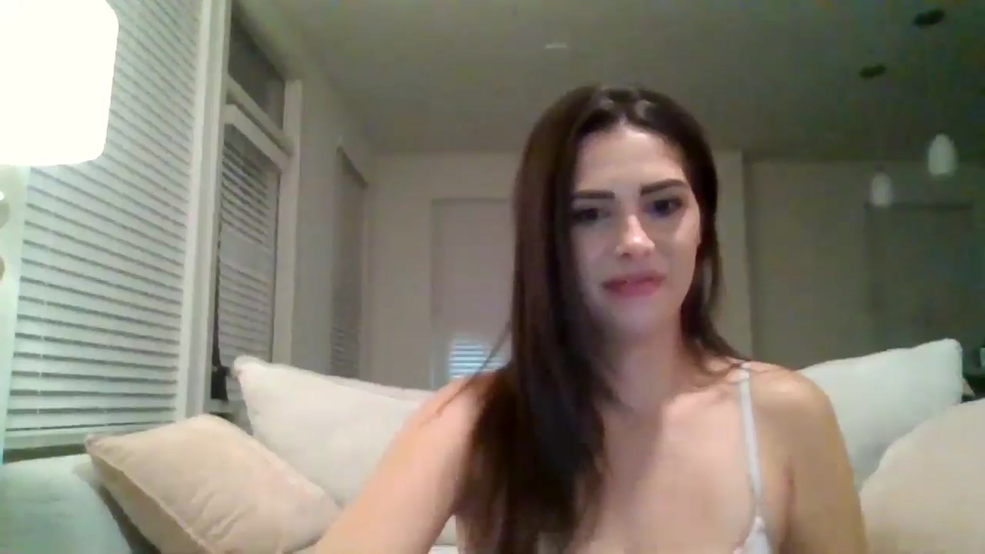 Gallery image thumbnail from Lpell1's myfreecams stream on, 11/22/2024, 05:49 image 11 of 20