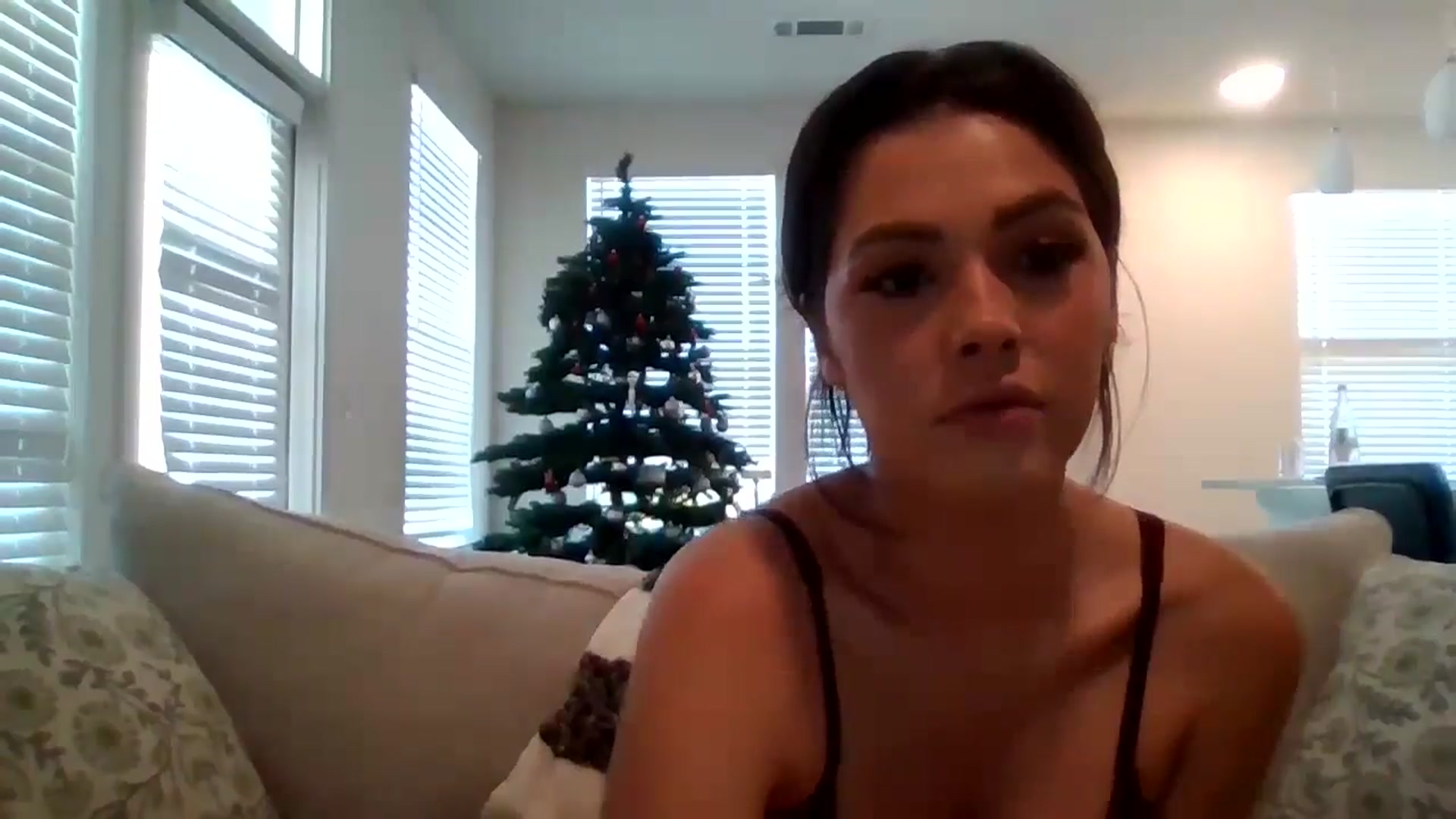 Gallery image thumbnail from Lpell1's myfreecams stream on, 12/11/2024, 19:40 image 3 of 20