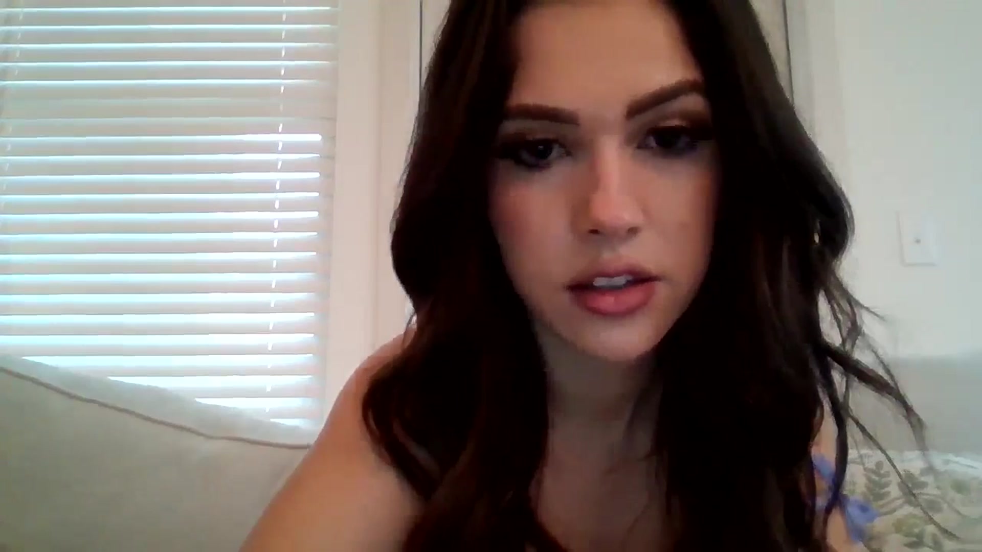 Gallery image thumbnail from Lpell1's myfreecams stream on, 01/15/2025, 22:03 image 3 of 20