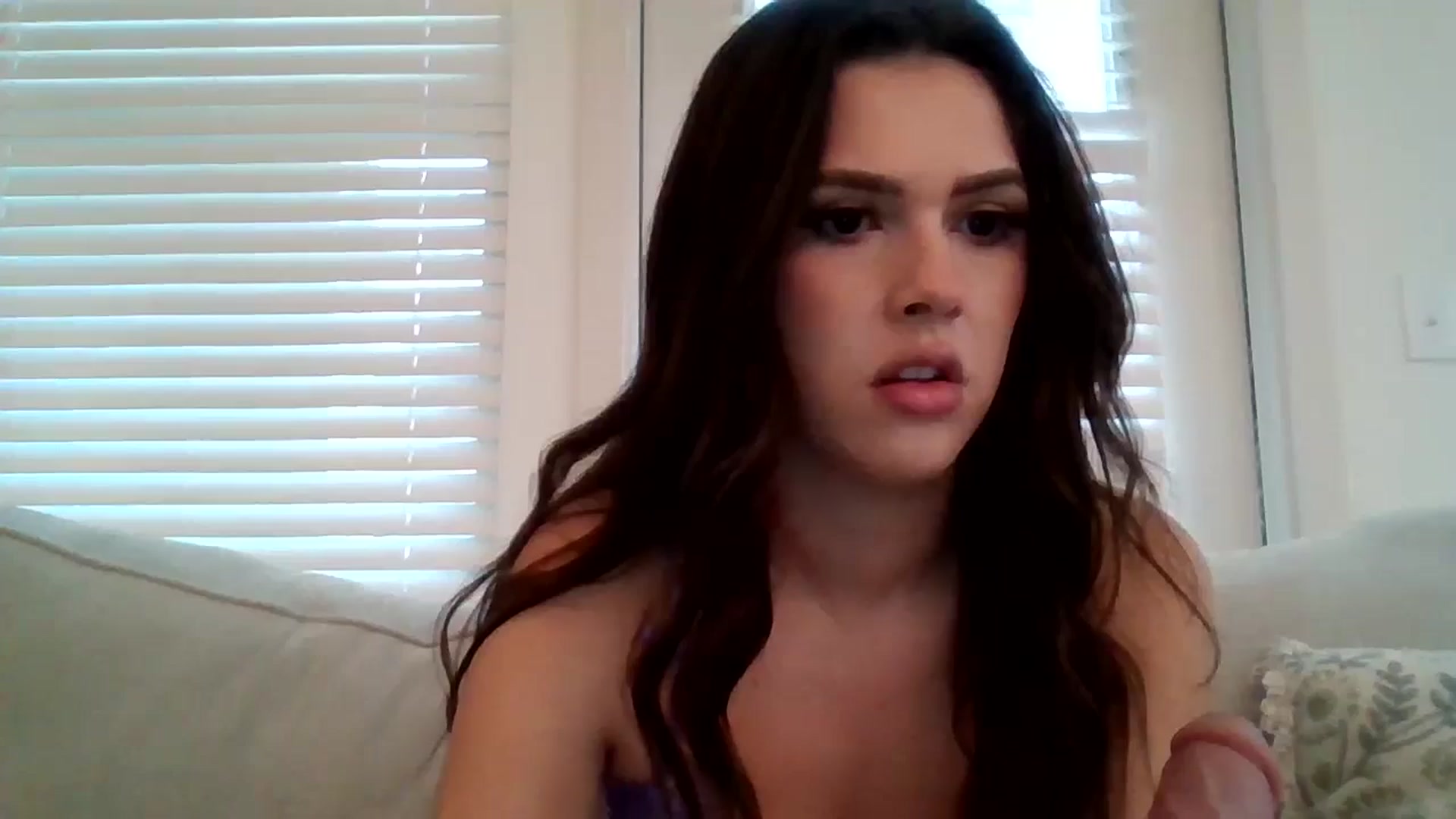 Gallery image thumbnail from Lpell1's myfreecams stream on, 01/15/2025, 22:34 image 1 of 20