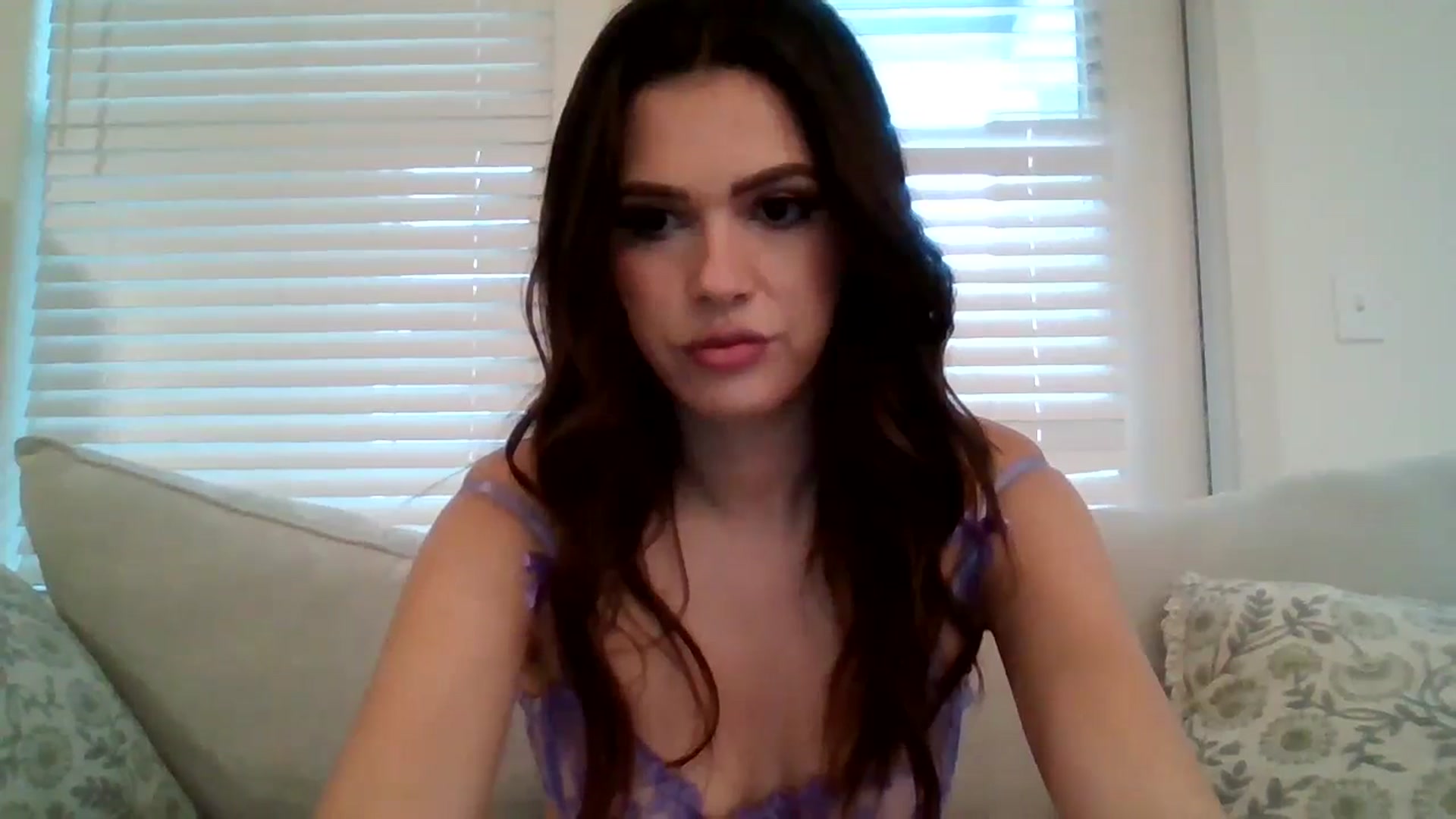 Gallery image thumbnail from Lpell1's myfreecams stream on, 01/15/2025, 22:34 image 17 of 20