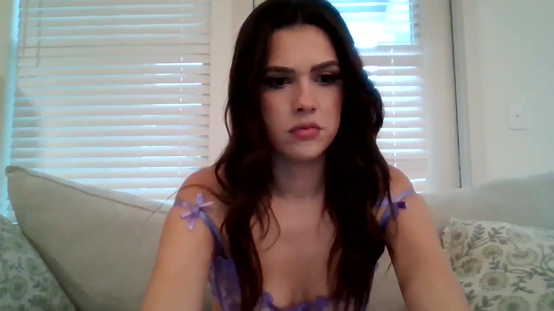 Gallery image thumbnail from Lpell1's myfreecams stream on, 01/15/2025, 22:34 image 18 of 20