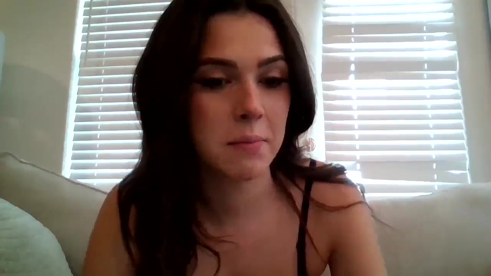 Gallery image thumbnail from Lpell1's myfreecams stream on, 01/29/2025, 21:40 image 18 of 20