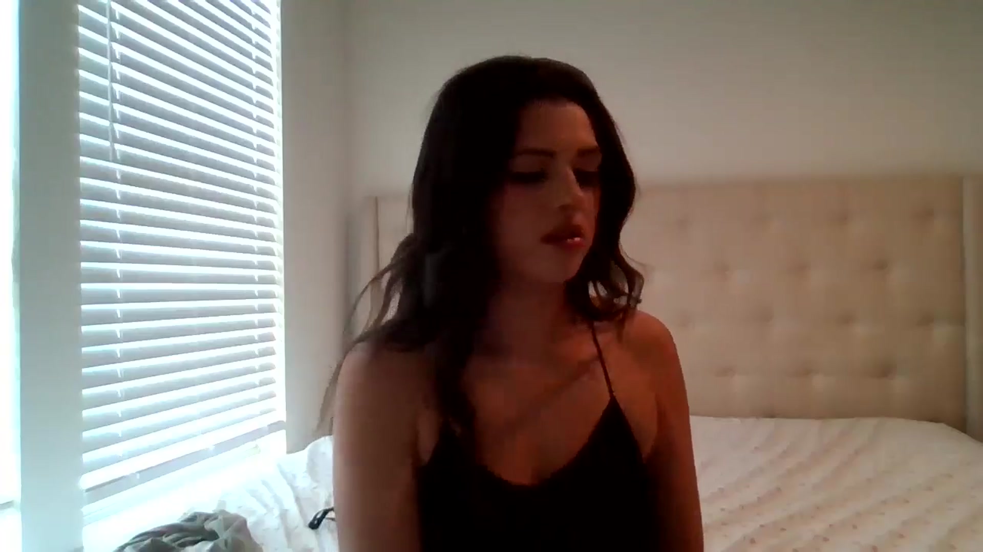 Gallery image thumbnail from Lpell1's myfreecams stream on, 03/10/2025, 17:47 image 18 of 20