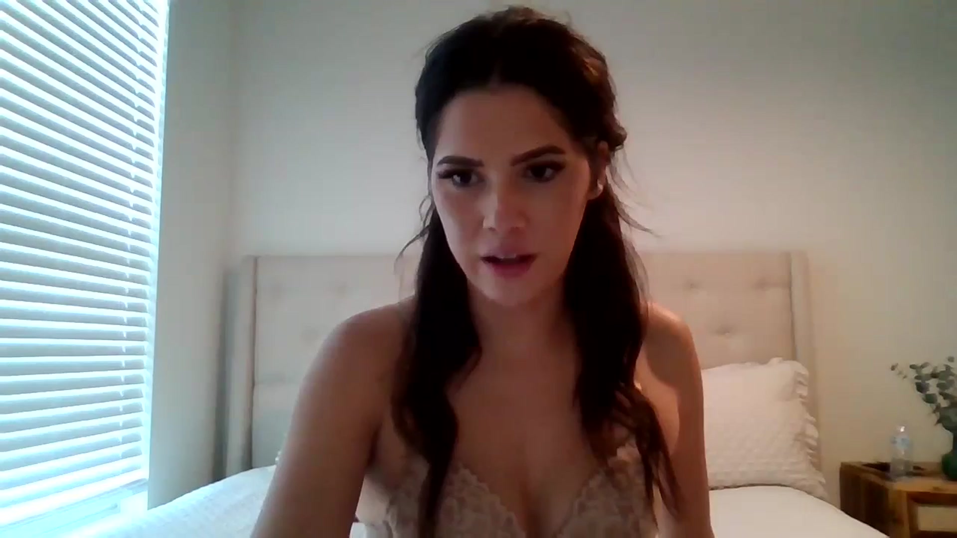 Gallery image thumbnail from Lpell1's myfreecams stream on, 03/24/2025, 20:24 image 3 of 20