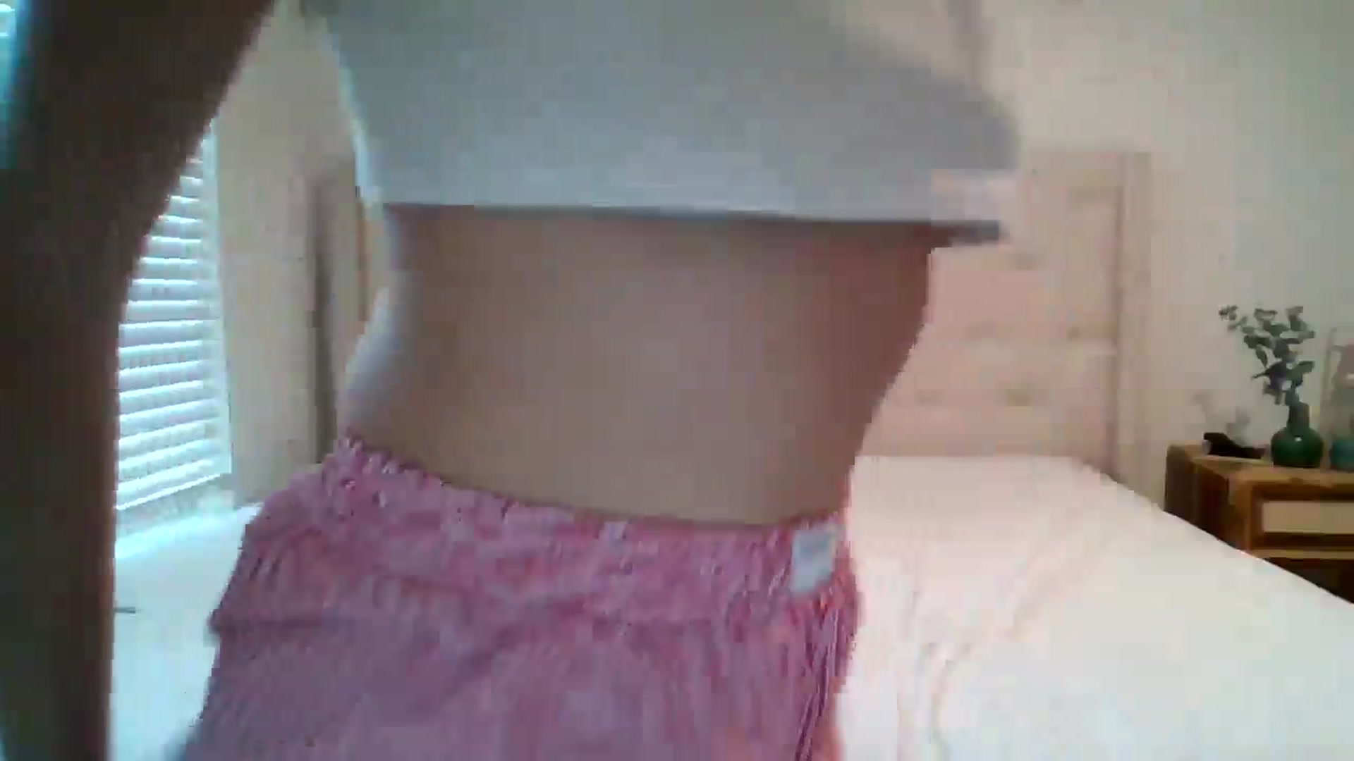 Gallery image thumbnail from Lpell1's myfreecams stream on, 04/04/2025, 20:38 image 11 of 20