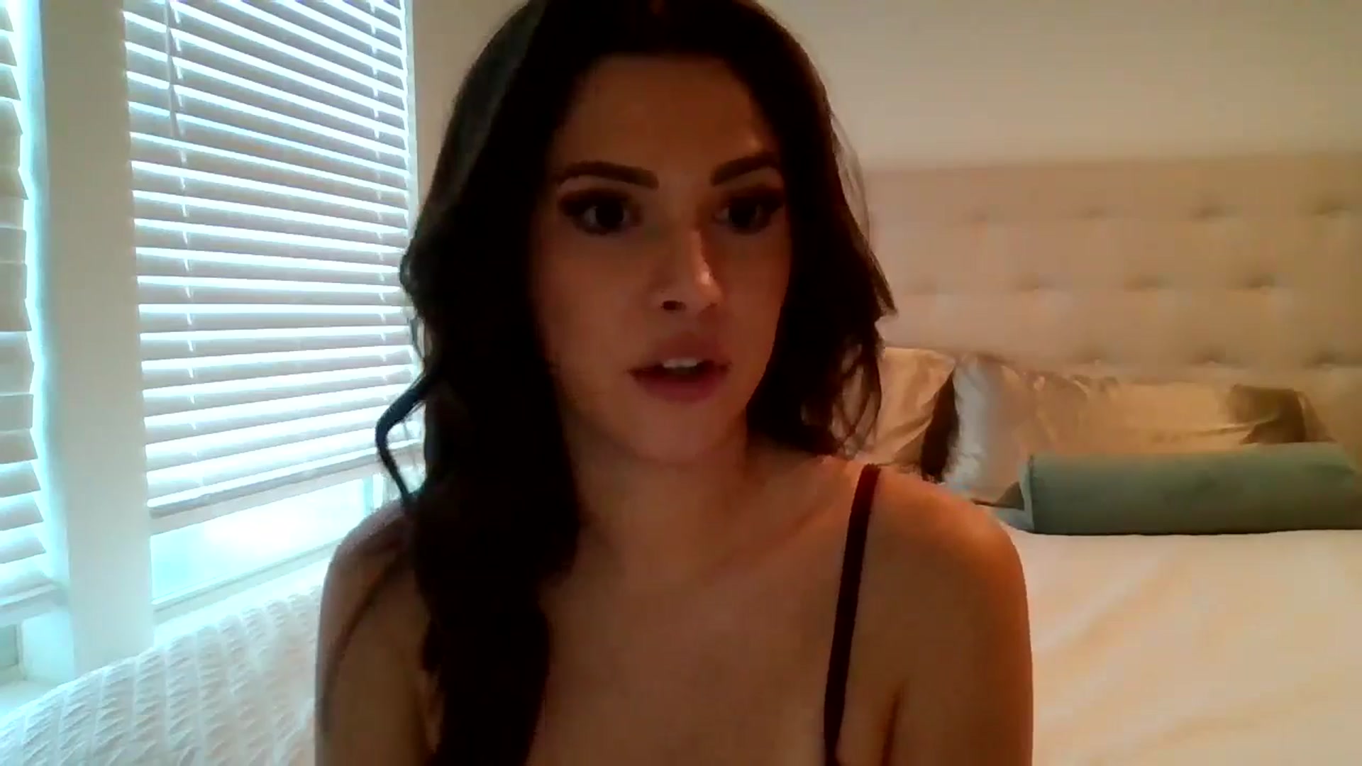 Gallery image thumbnail from Lpell1's myfreecams stream on, 04/07/2025, 23:12 image 6 of 20