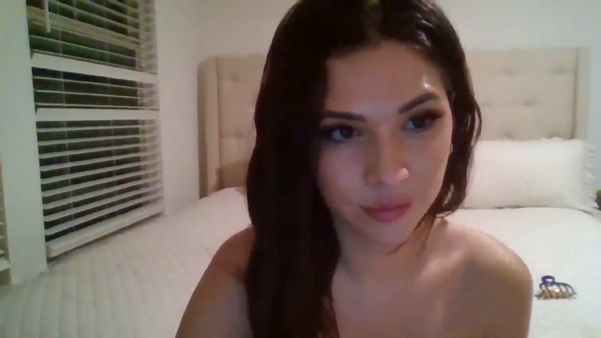 Gallery image thumbnail from Lpell1's myfreecams stream on, 05/01/2025, 02:16 image 12 of 20