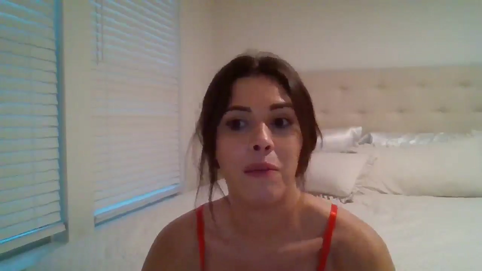 Gallery image thumbnail from Lpell1's myfreecams stream on, 05/06/2025, 24:25 image 16 of 20