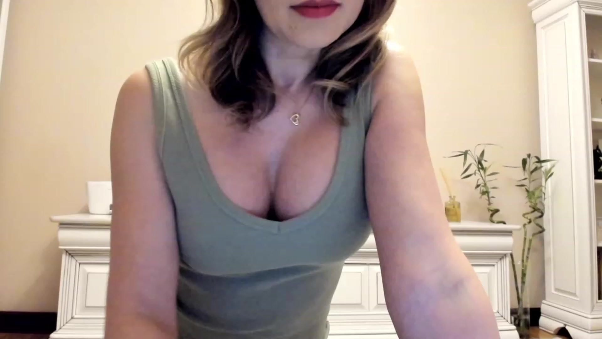 Gallery image thumbnail from Lu126's myfreecams stream on, 11/28/2022, 04:11 image 19 of 20