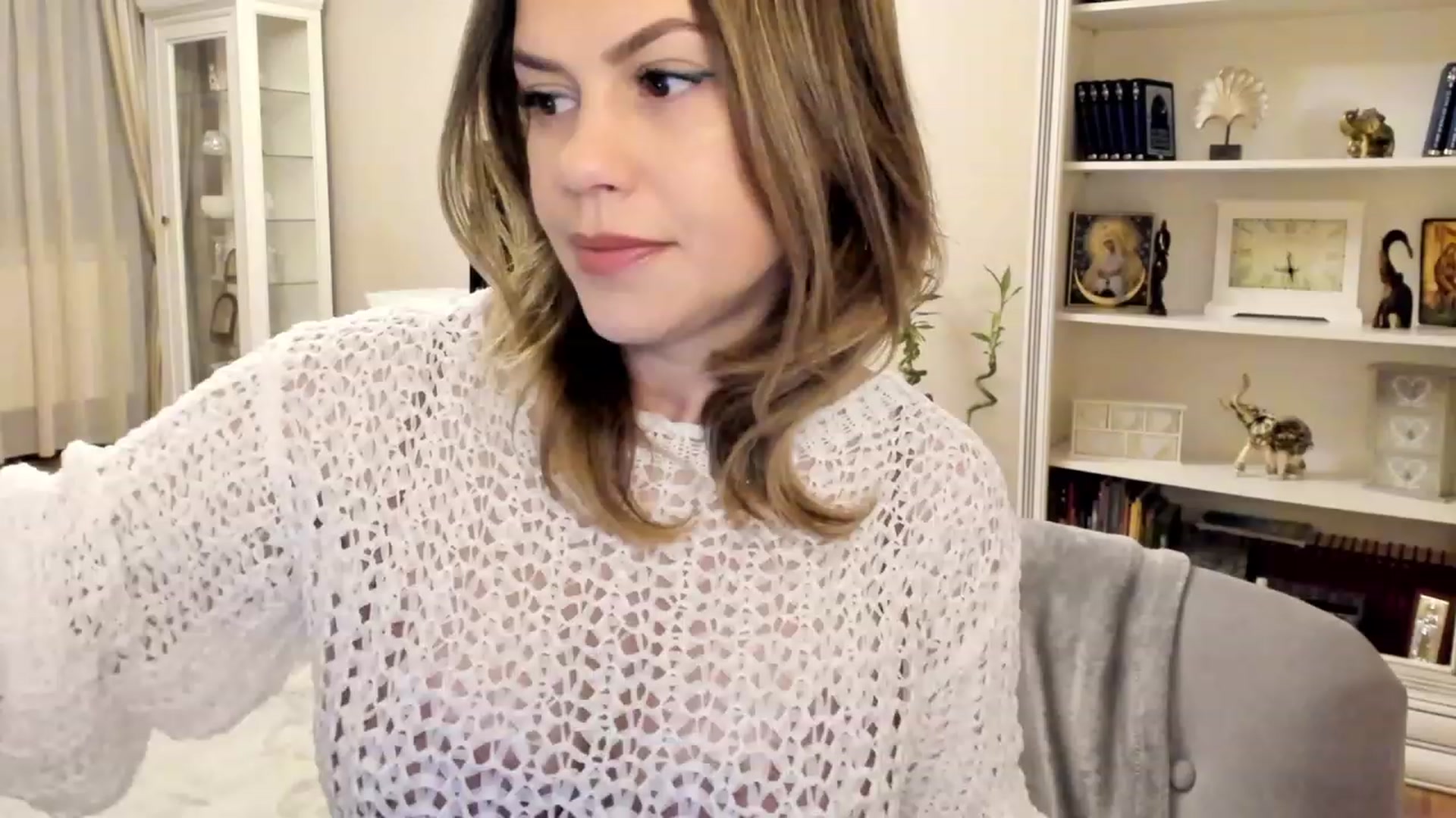 Gallery image thumbnail from Lu126's myfreecams stream on, 12/04/2022, 03:57 image 12 of 20