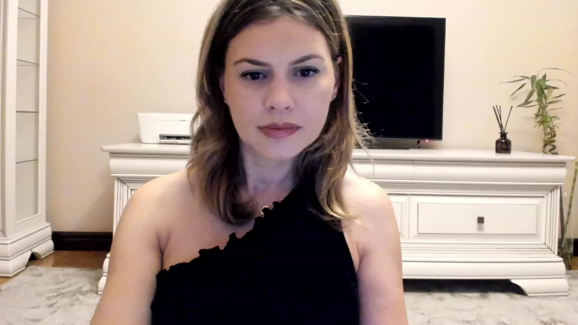 Gallery image thumbnail from Lu126's myfreecams stream on, 12/13/2022, 04:45 image 20 of 20