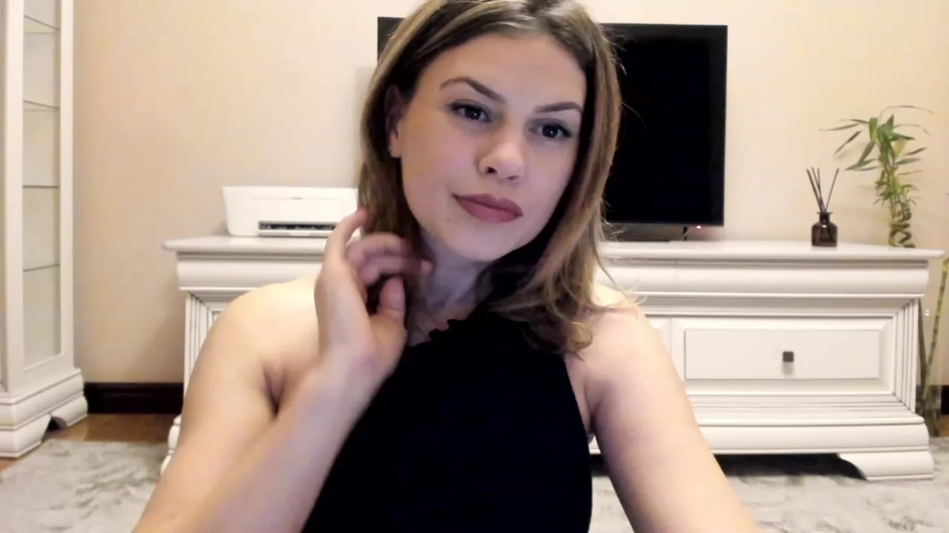 Gallery image thumbnail from Lu126's myfreecams stream on, 12/13/2022, 04:45 image 16 of 20