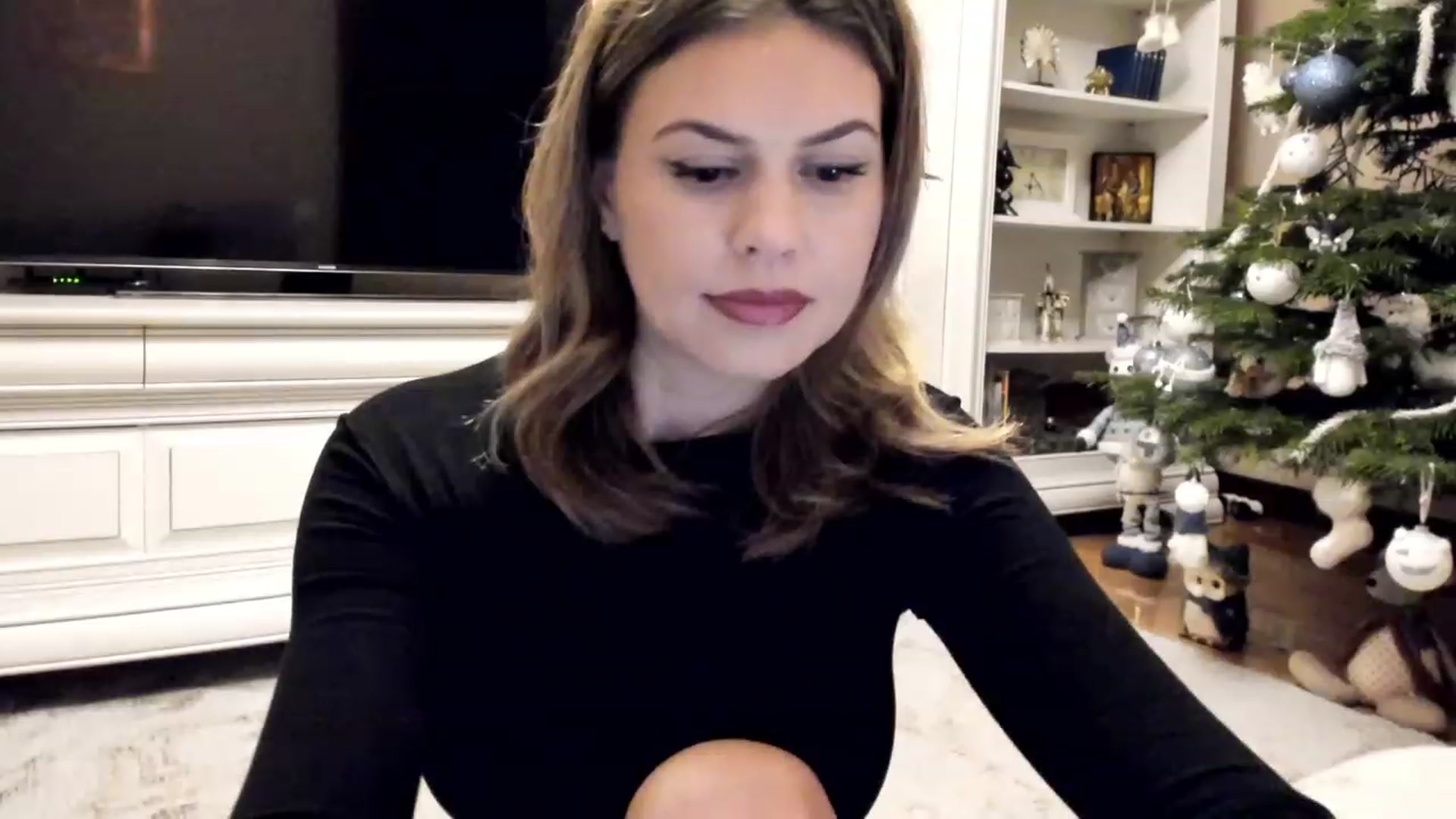 Gallery image thumbnail from Lu126's myfreecams stream on, 12/21/2022, 04:33 image 19 of 20