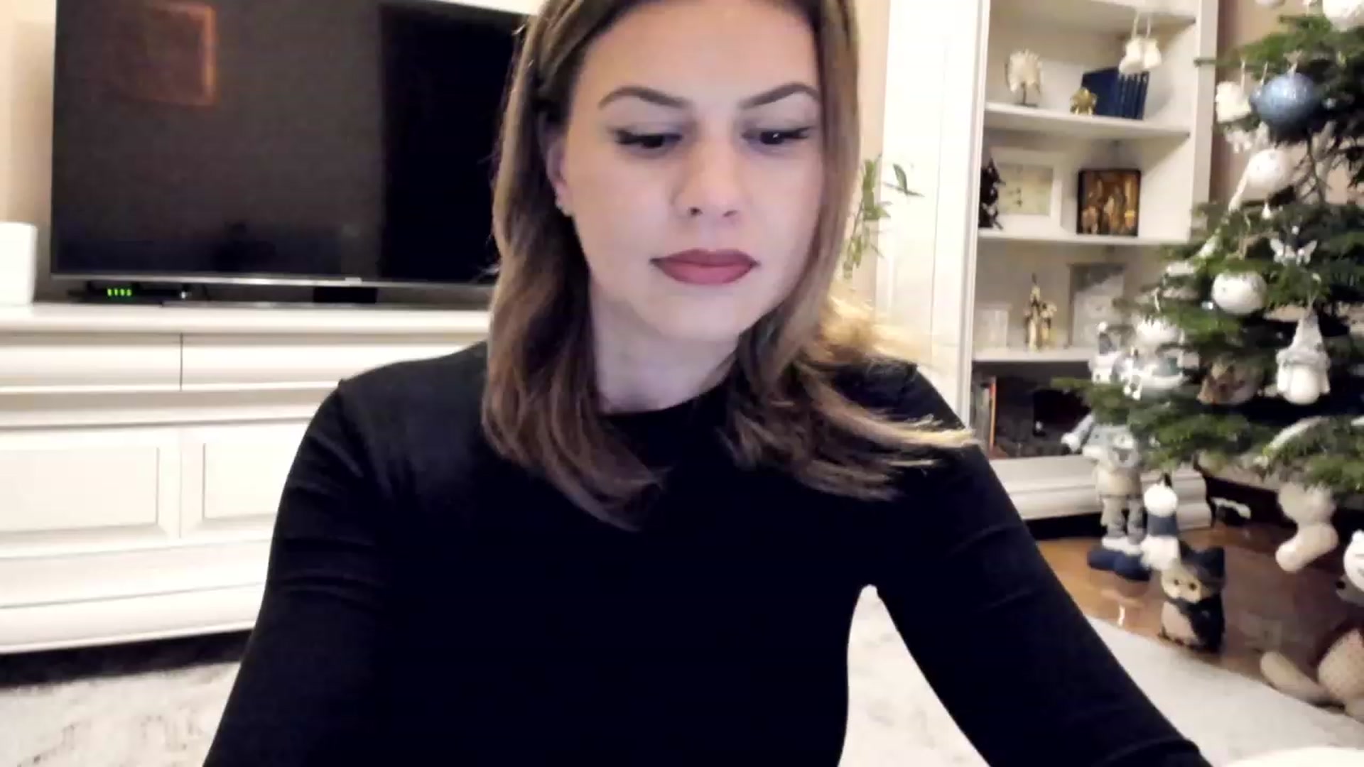 Gallery image thumbnail from Lu126's myfreecams stream on, 12/21/2022, 04:33 image 7 of 20