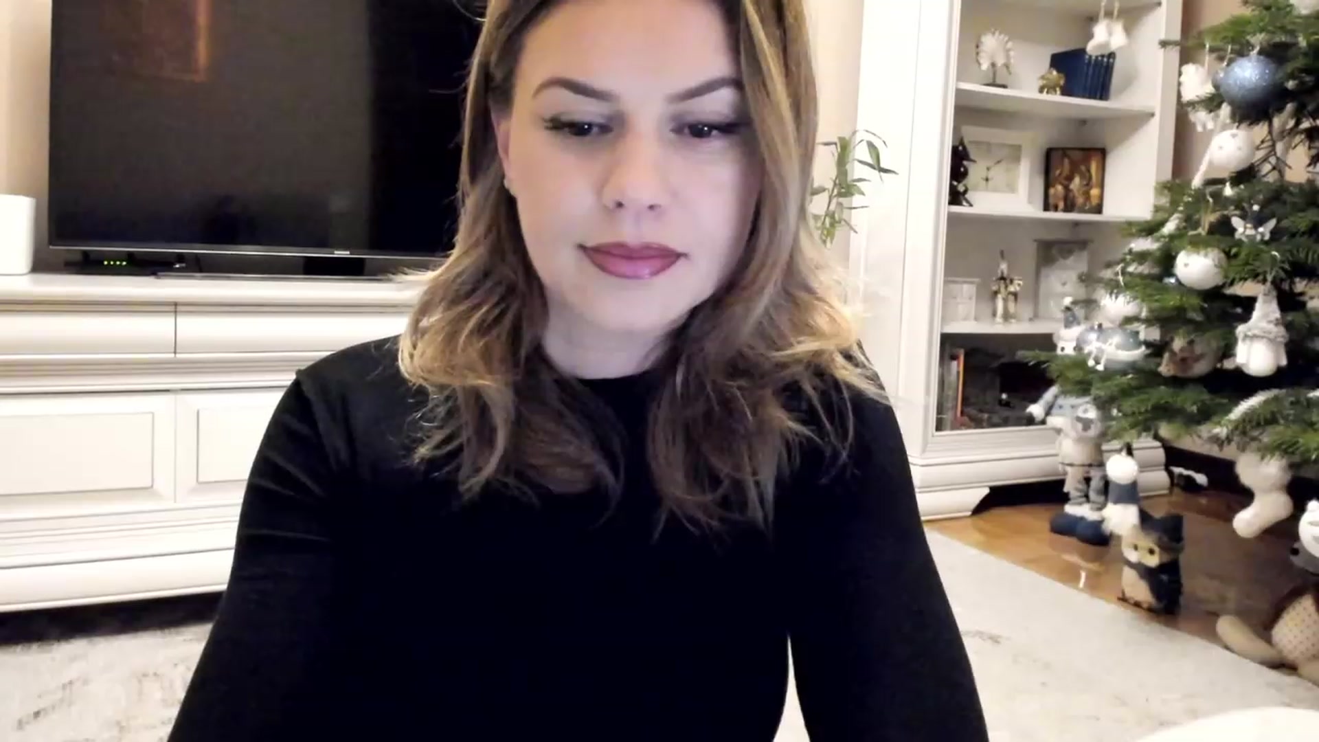 Gallery image thumbnail from Lu126's myfreecams stream on, 12/21/2022, 04:33 image 15 of 20