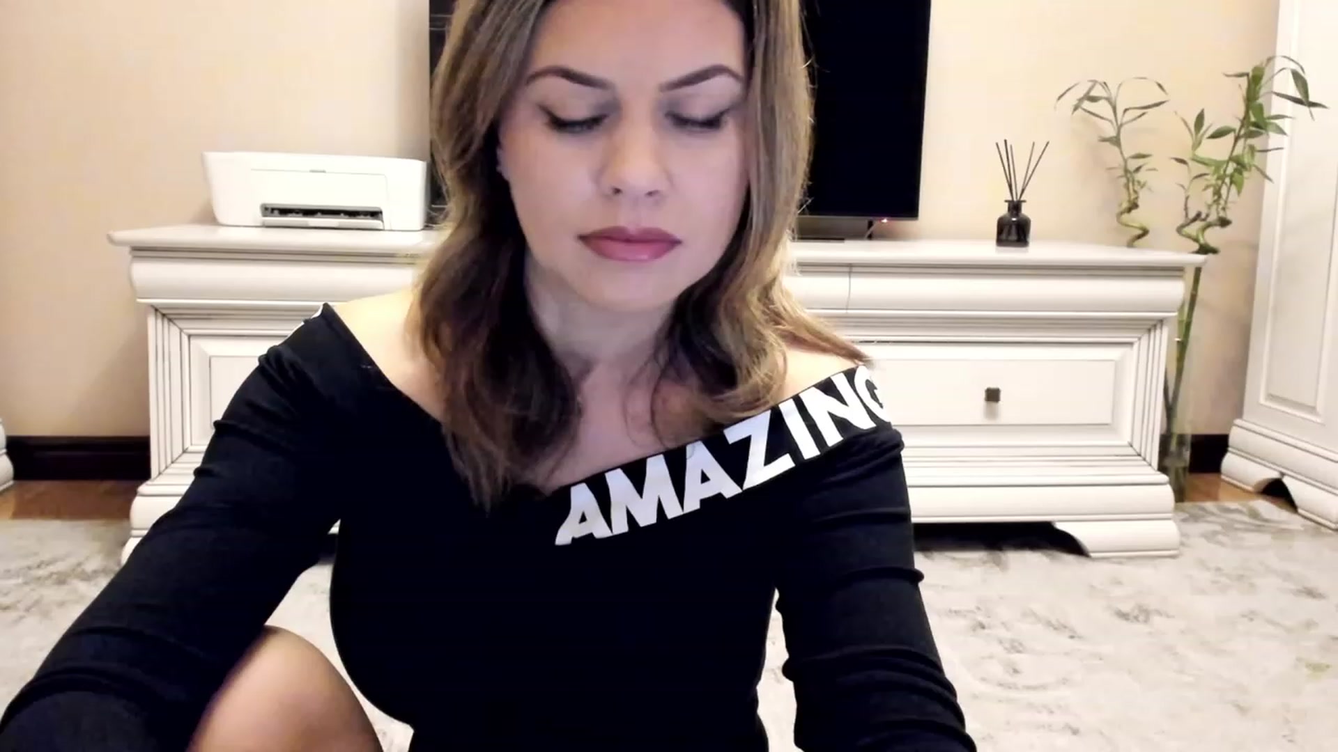 Gallery image thumbnail from Lu126's myfreecams stream on, 12/23/2022, 04:36 image 19 of 20