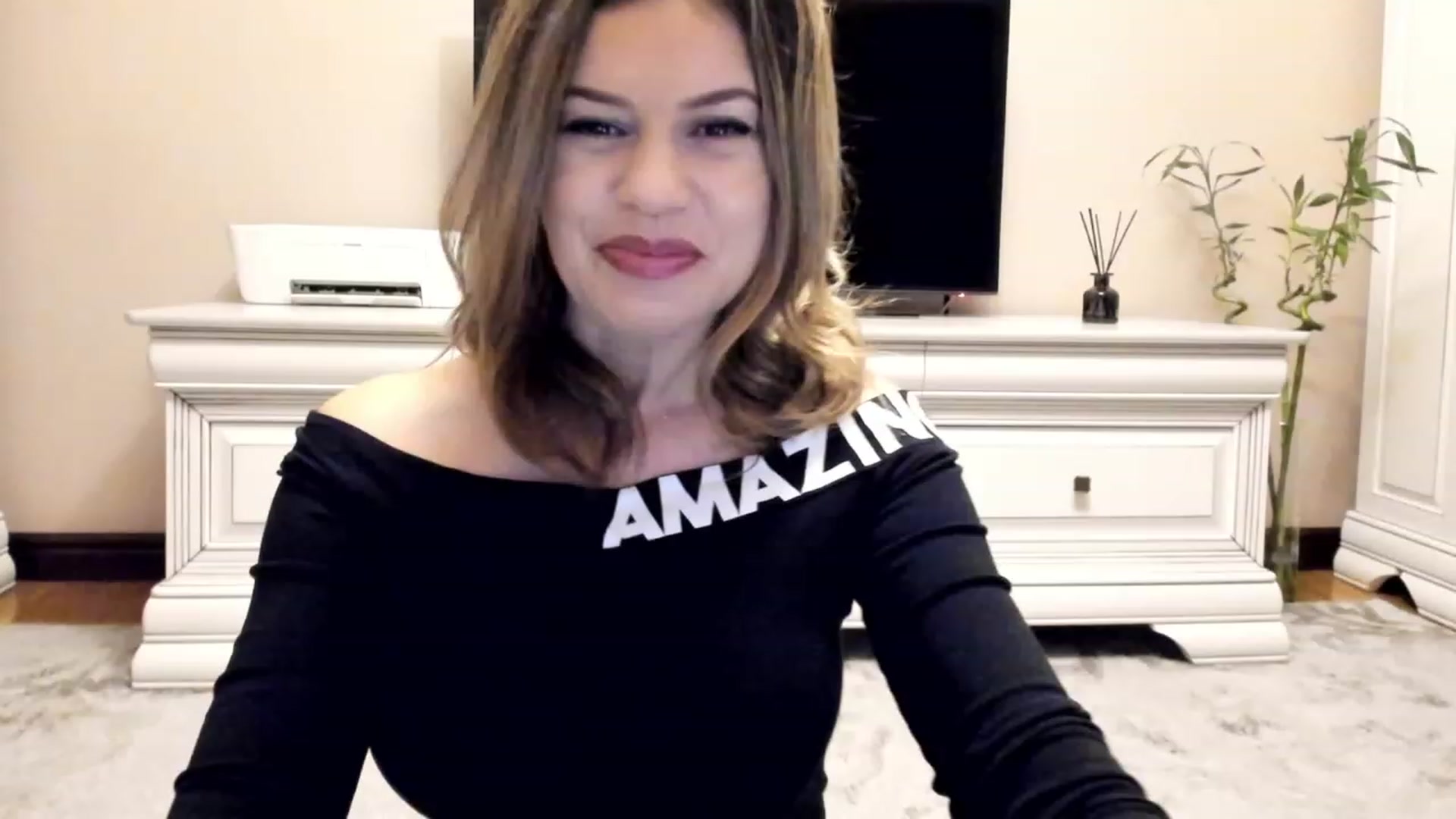 Gallery image thumbnail from Lu126's myfreecams stream on, 12/23/2022, 04:36 image 6 of 20