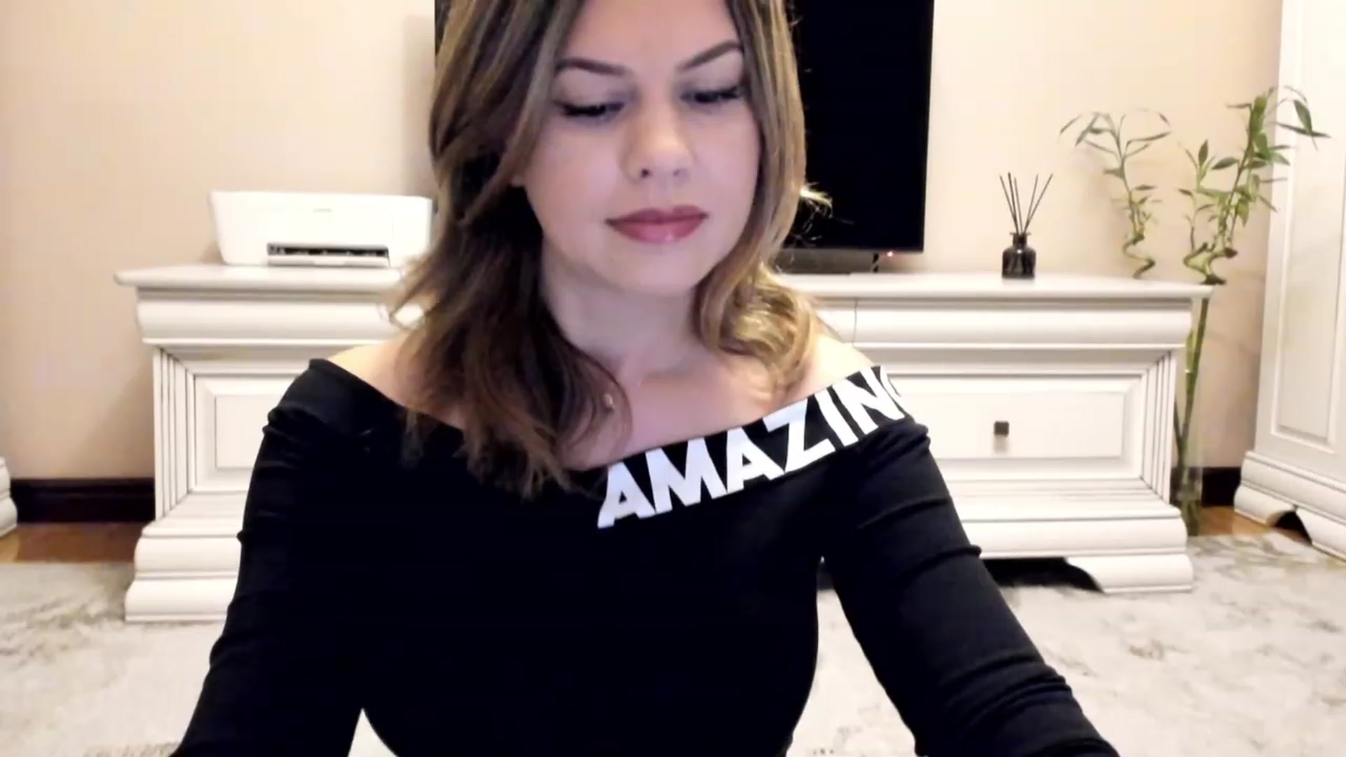 Gallery image thumbnail from Lu126's myfreecams stream on, 12/23/2022, 04:36 image 7 of 20