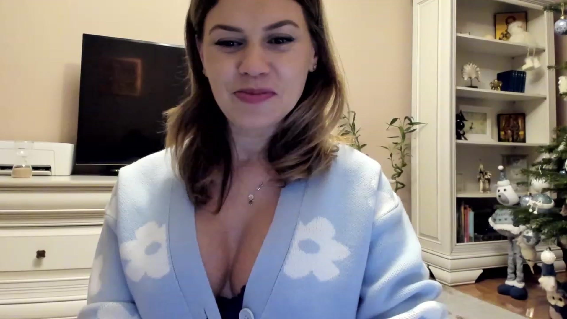 Gallery image thumbnail from Lu126's myfreecams stream on, 12/27/2022, 05:00 image 8 of 20