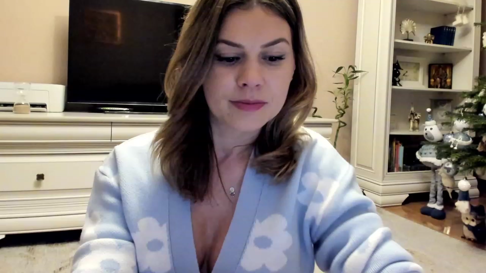 Gallery image thumbnail from Lu126's myfreecams stream on, 12/27/2022, 05:50 image 15 of 20