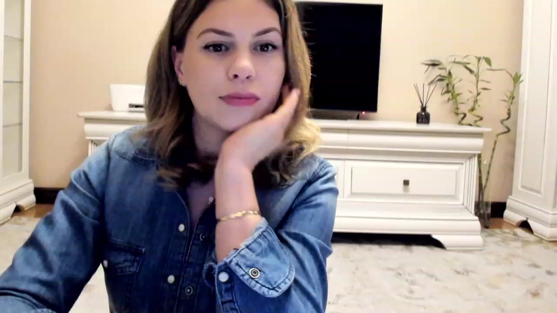 Gallery image thumbnail from Lu126's myfreecams stream on, 01/09/2023, 04:50 image 2 of 20