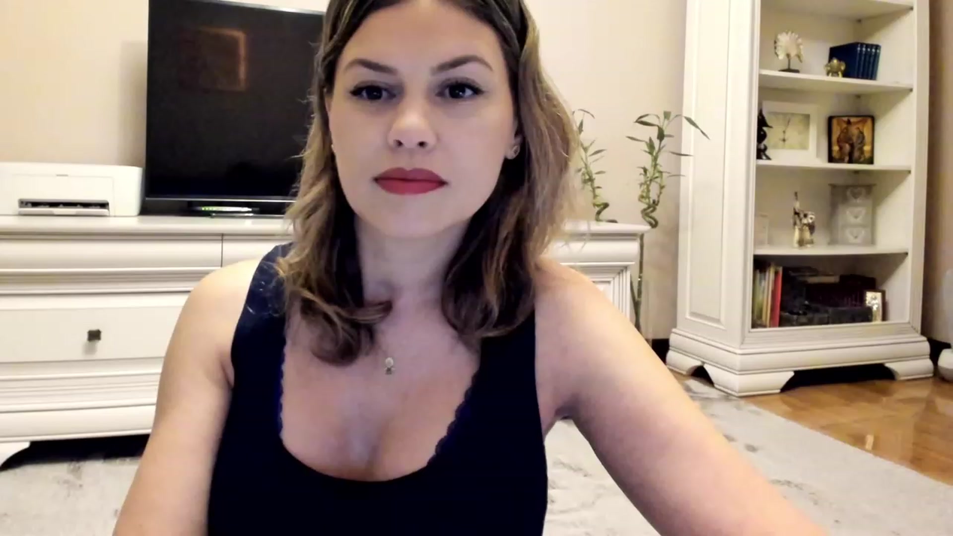 Gallery image thumbnail from Lu126's myfreecams stream on, 01/12/2023, 01:25 image 19 of 20
