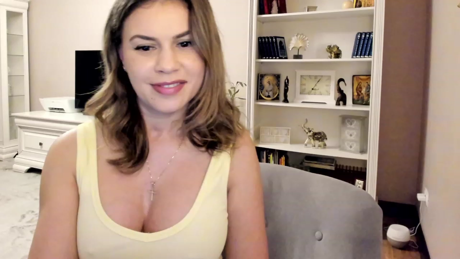 Gallery image thumbnail from Lu126's myfreecams stream on, 01/23/2023, 05:40 image 16 of 20