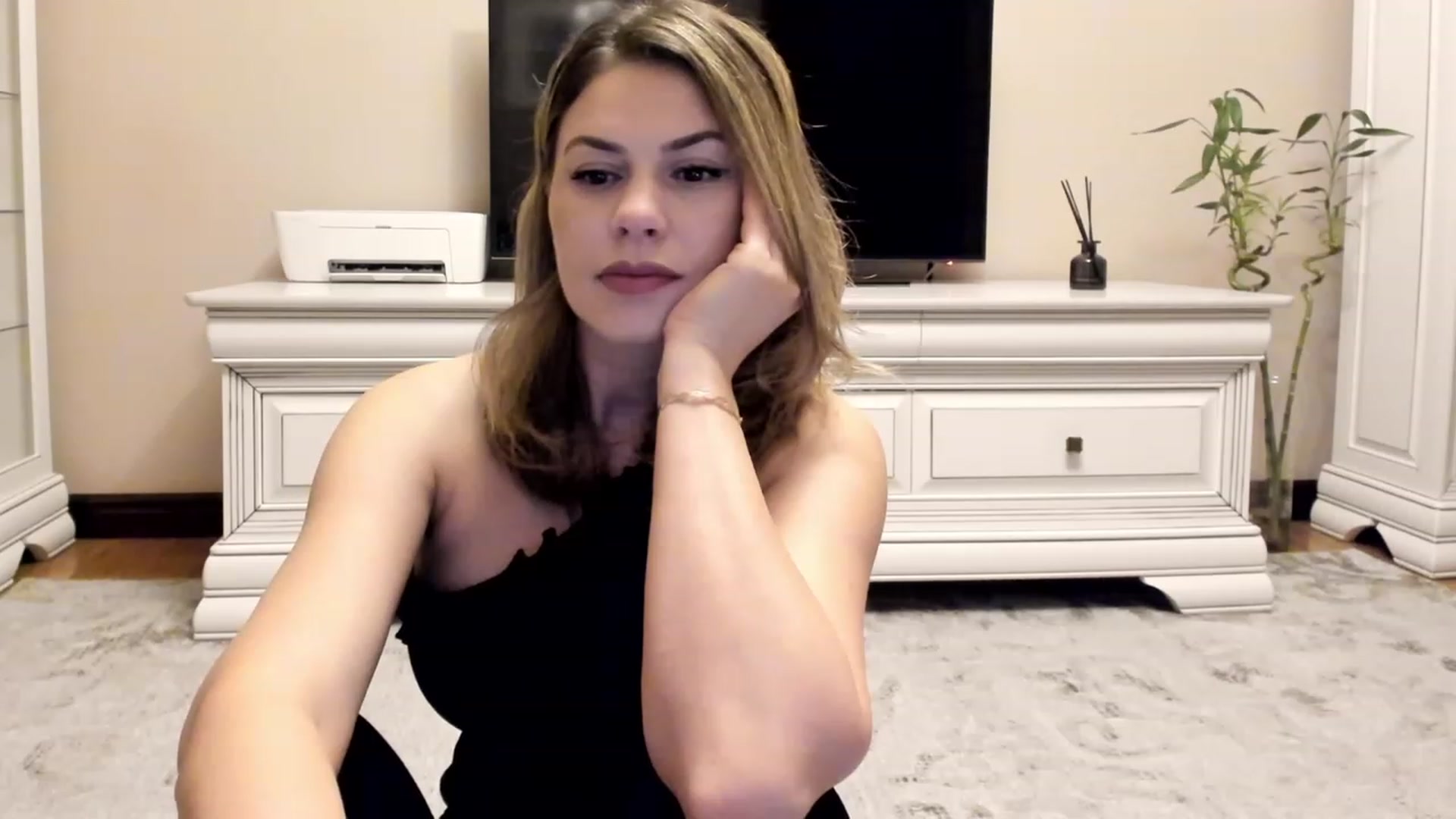 Gallery image thumbnail from Lu126's myfreecams stream on, 01/28/2023, 03:41 image 13 of 20