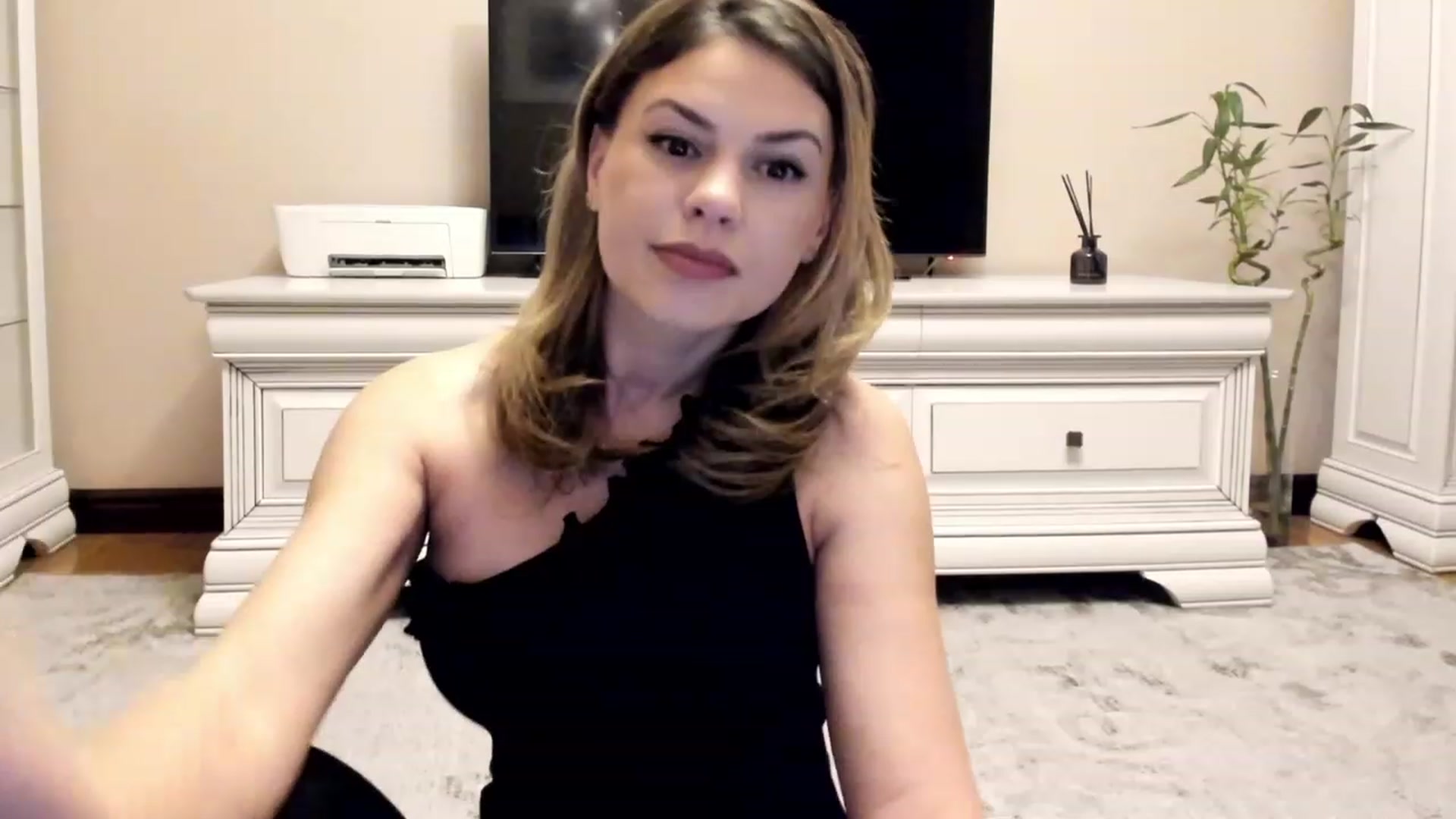 Gallery image thumbnail from Lu126's myfreecams stream on, 01/28/2023, 03:41 image 4 of 20