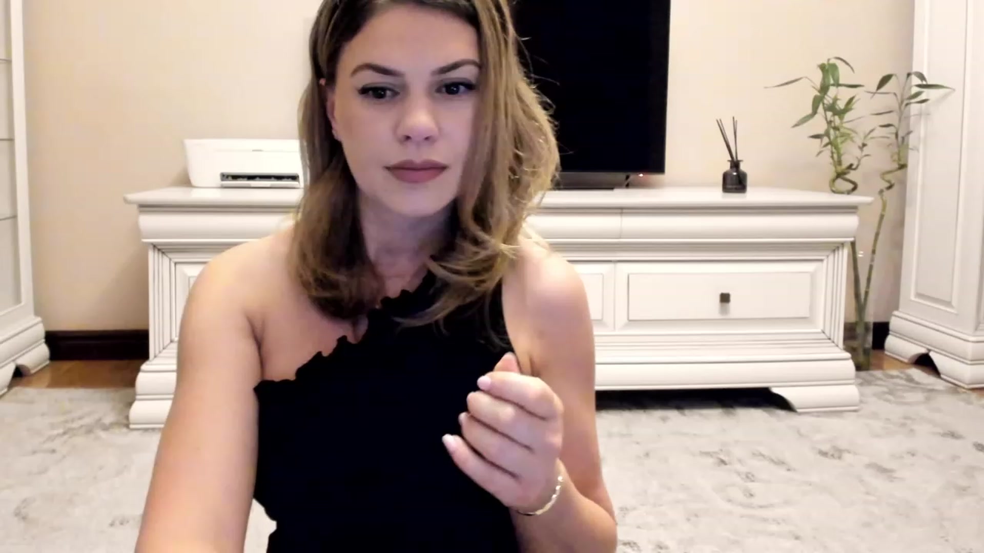Gallery image thumbnail from Lu126's myfreecams stream on, 01/28/2023, 03:41 image 16 of 20