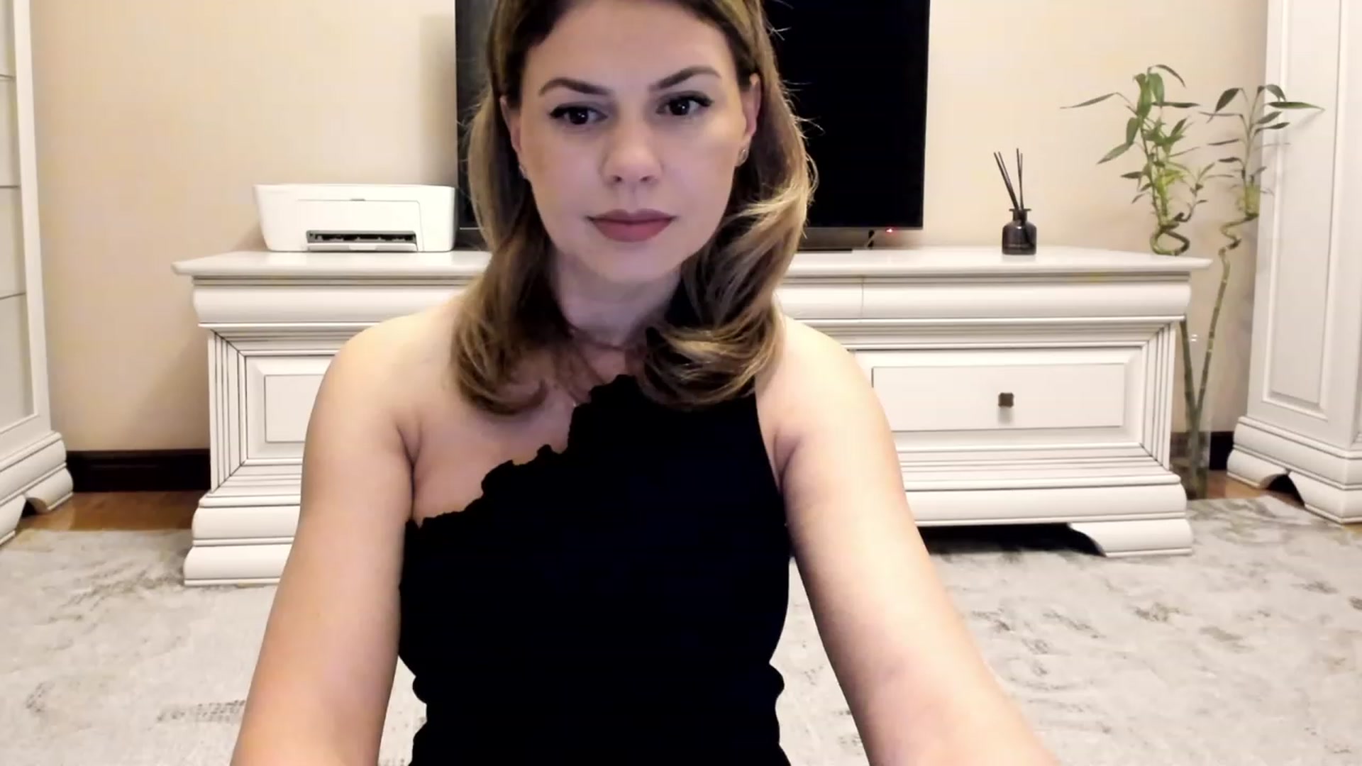 Gallery image thumbnail from Lu126's myfreecams stream on, 01/28/2023, 03:41 image 8 of 20