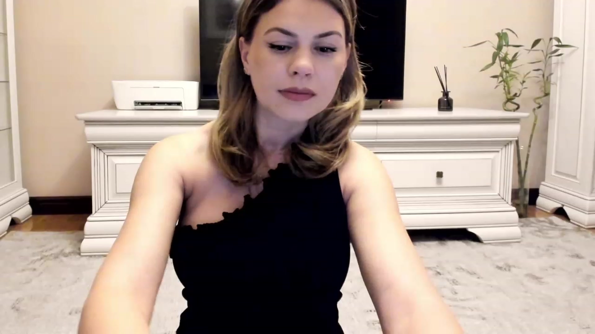 Gallery image thumbnail from Lu126's myfreecams stream on, 01/28/2023, 03:41 image 9 of 20