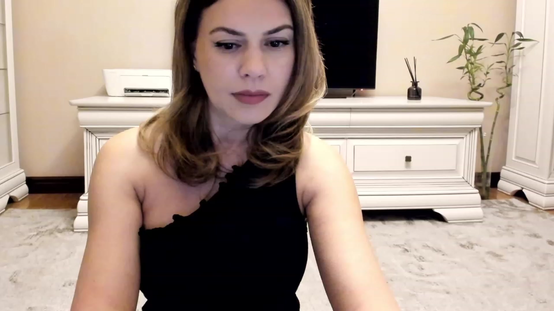 Gallery image thumbnail from Lu126's myfreecams stream on, 01/28/2023, 03:41 image 1 of 20