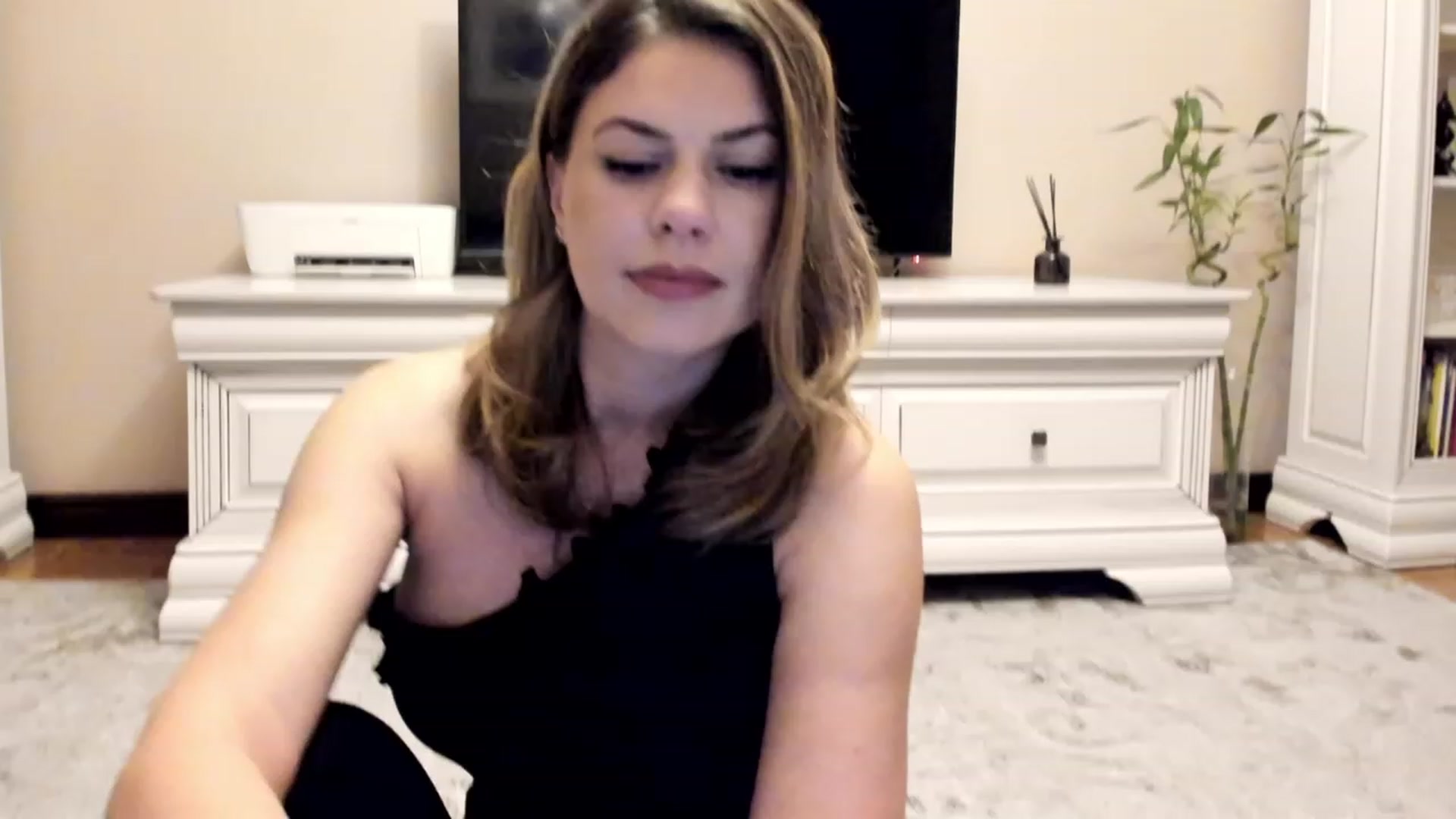 Gallery image thumbnail from Lu126's myfreecams stream on, 01/28/2023, 04:55 image 2 of 20