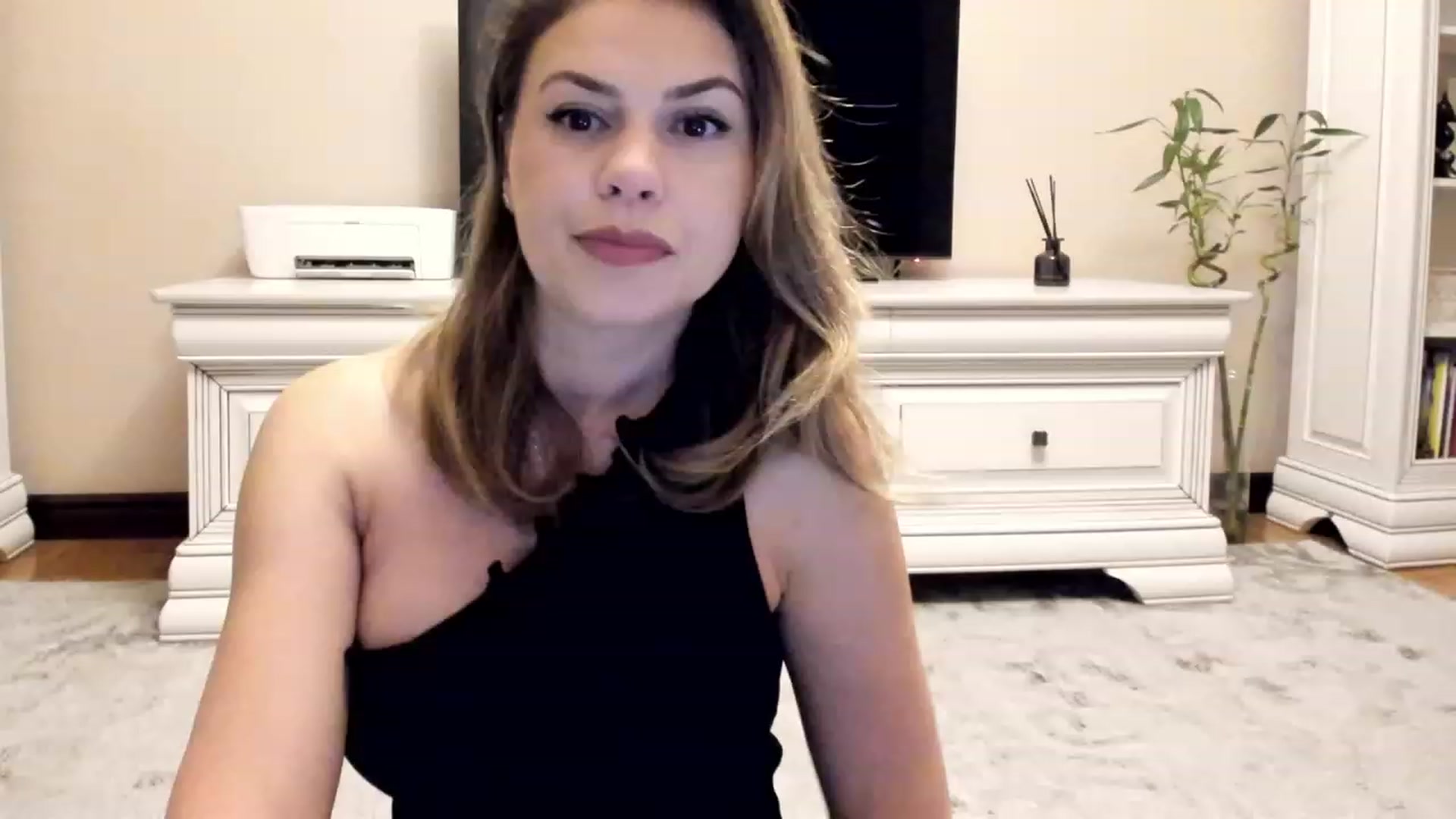 Gallery image thumbnail from Lu126's myfreecams stream on, 01/28/2023, 04:55 image 9 of 20