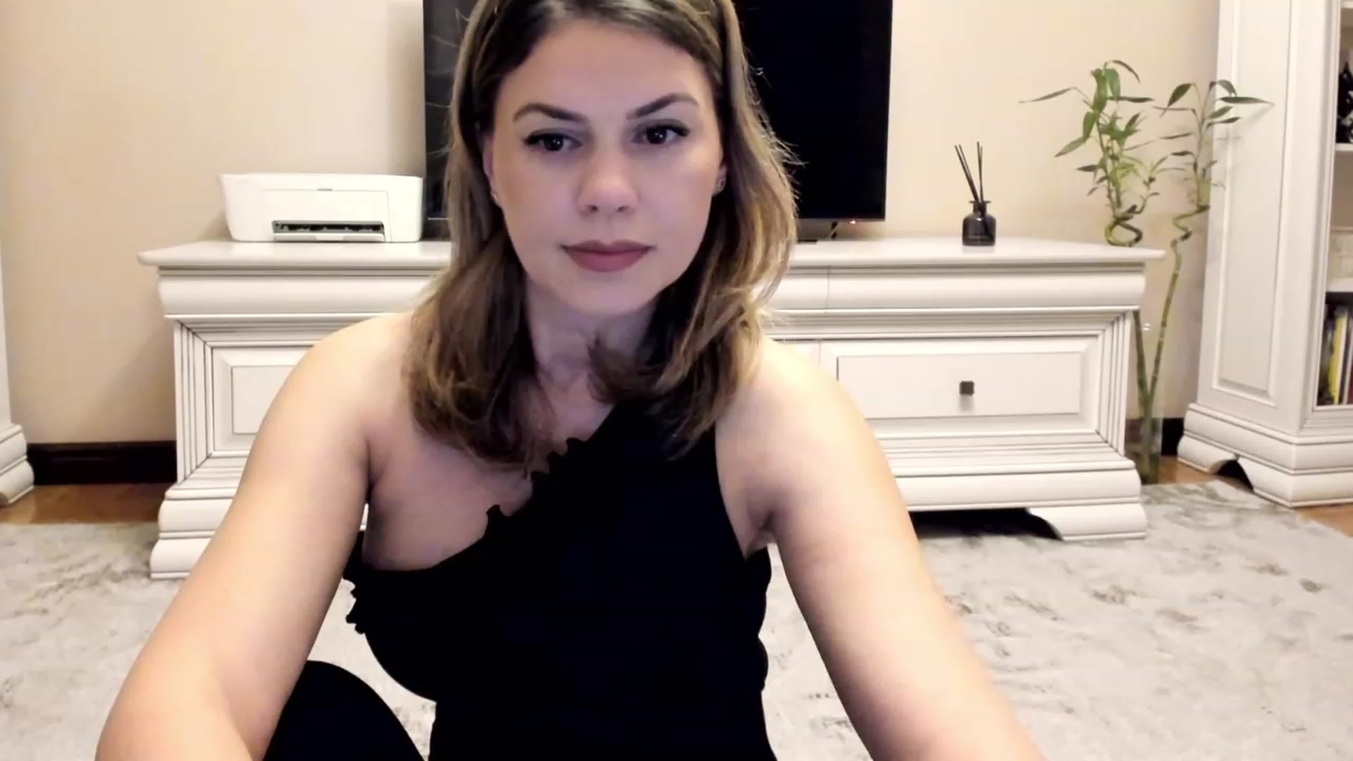 Gallery image thumbnail from Lu126's myfreecams stream on, 01/28/2023, 04:55 image 3 of 20