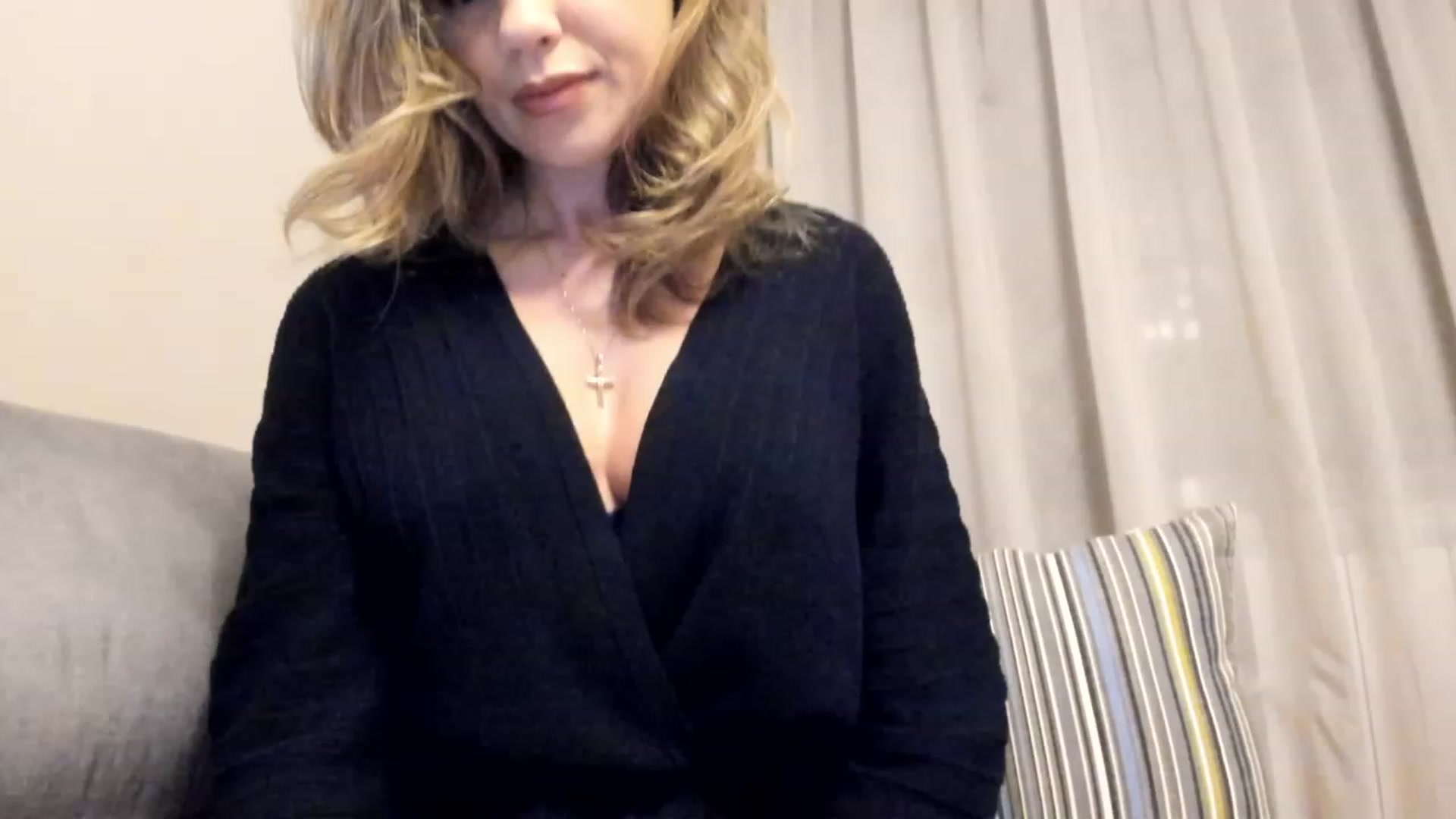 Gallery image thumbnail from Lu126's myfreecams stream on, 01/30/2023, 05:04 image 15 of 20