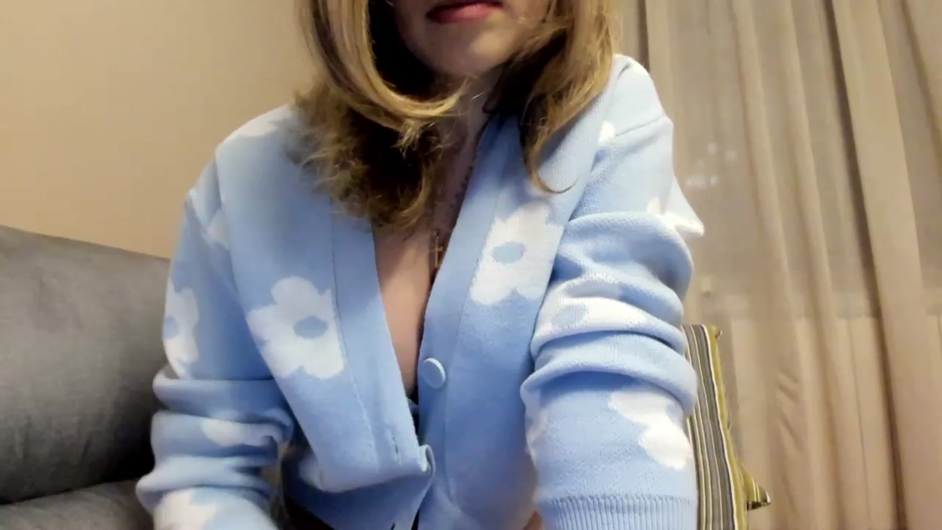 Gallery image thumbnail from Lu126's myfreecams stream on, 02/07/2023, 04:53 image 4 of 20