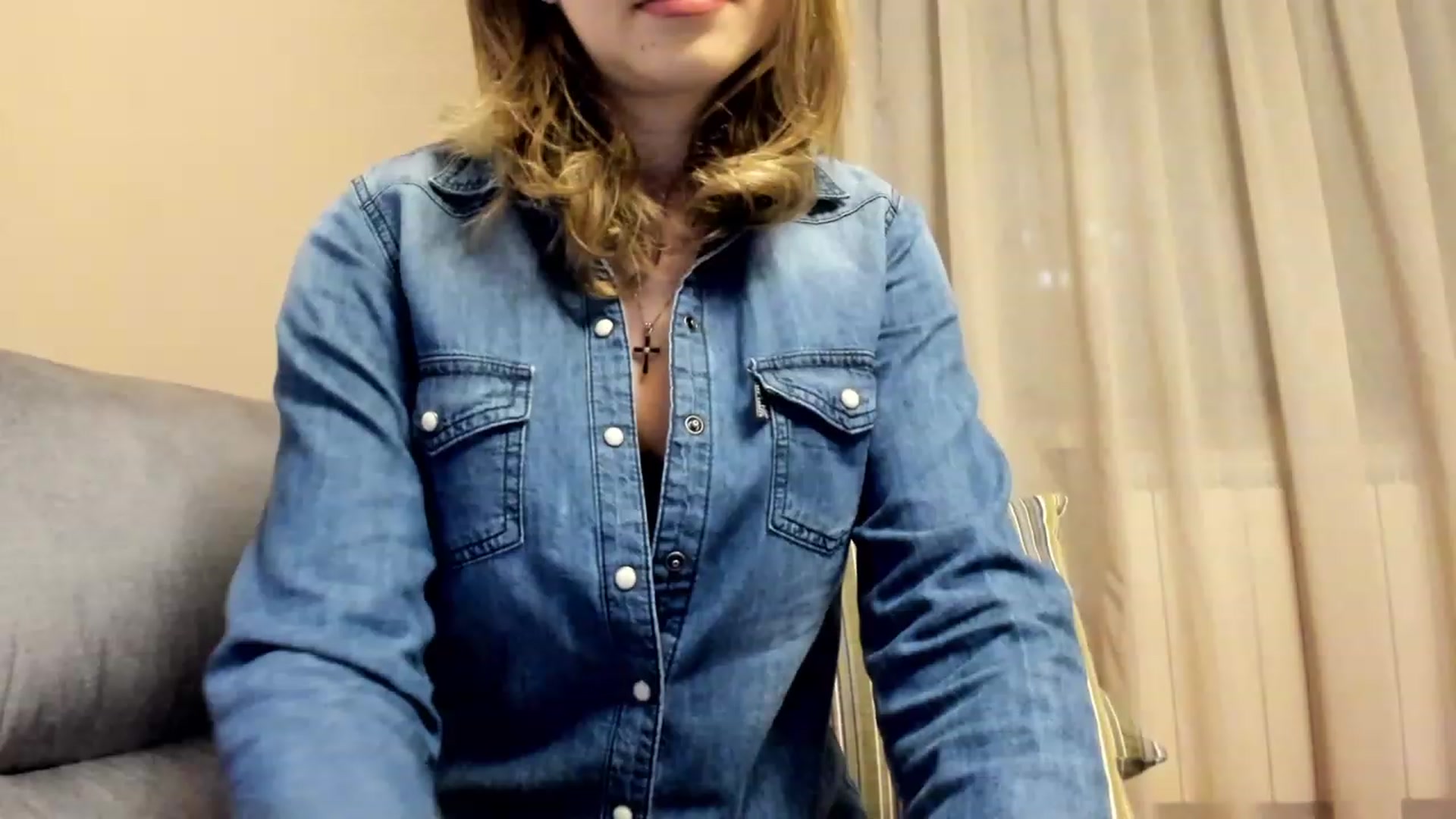 Gallery image thumbnail from Lu126's myfreecams stream on, 02/11/2023, 23:46 image 15 of 20