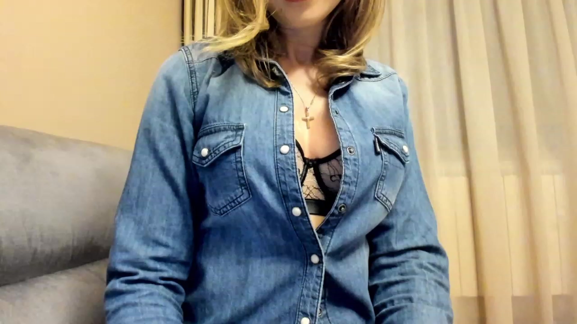 Gallery image thumbnail from Lu126's myfreecams stream on, 02/12/2023, 24:51 image 4 of 20