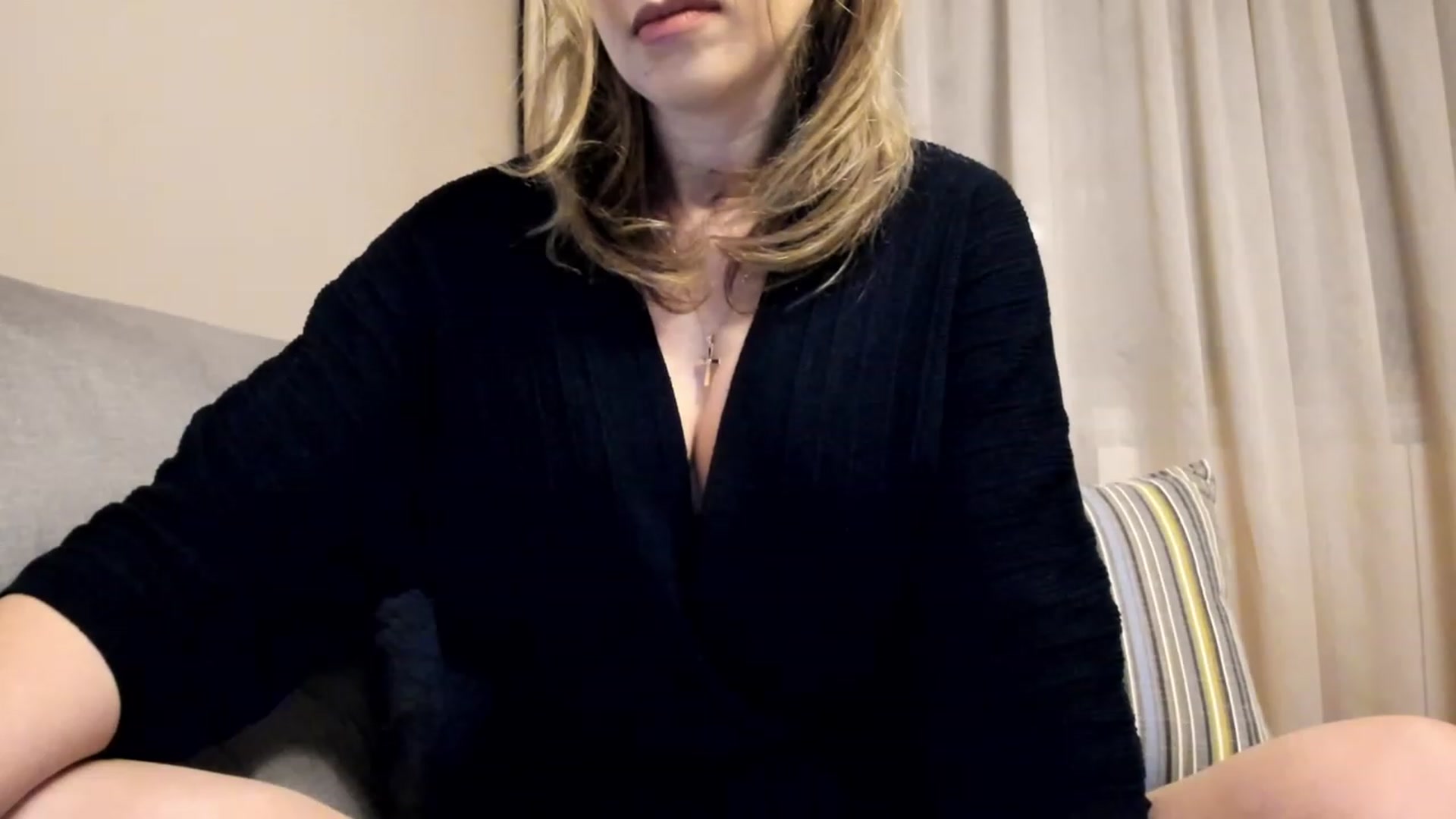 Gallery image thumbnail from Lu126's myfreecams stream on, 02/14/2023, 05:04 image 3 of 20