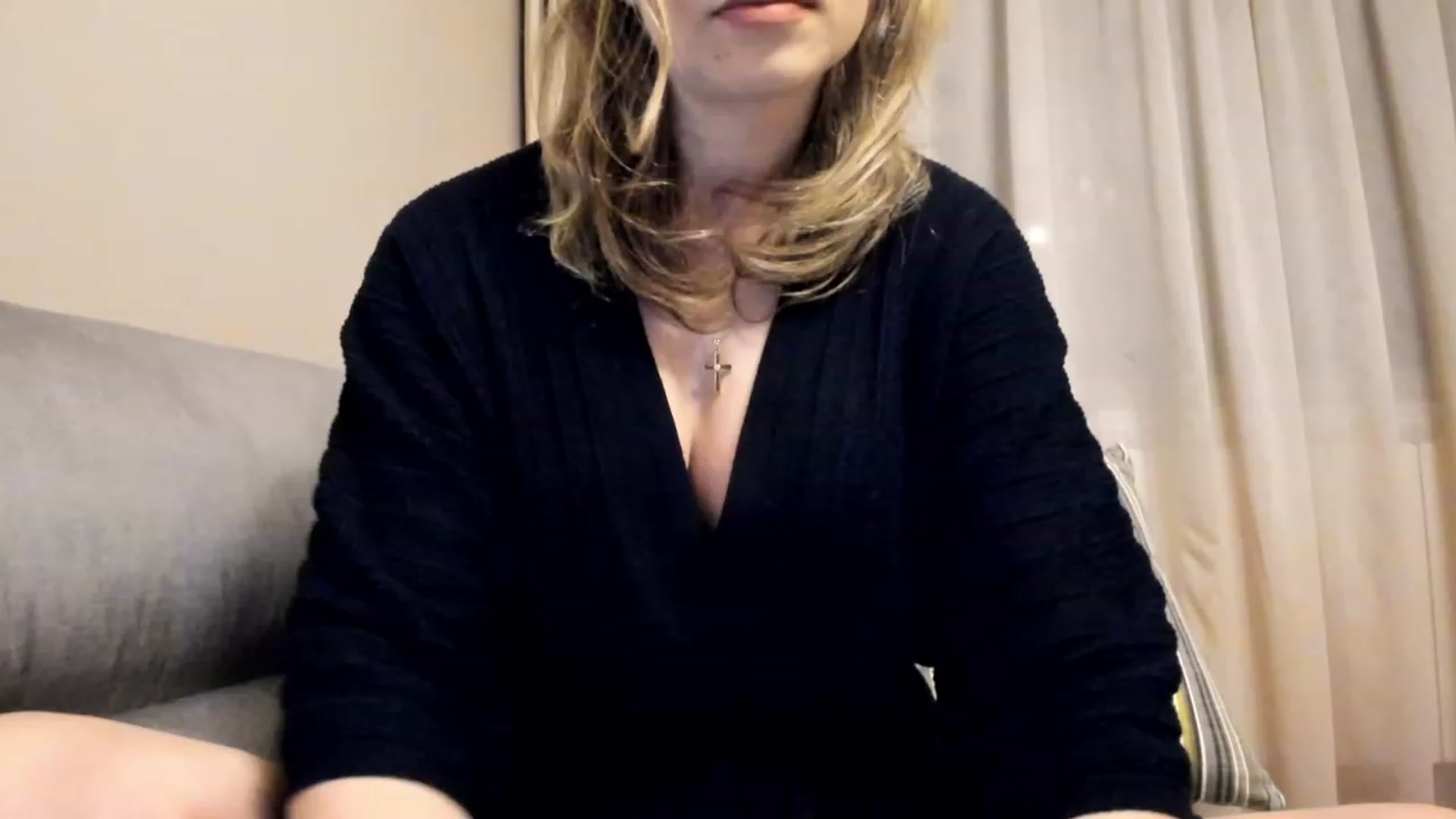 Gallery image thumbnail from Lu126's myfreecams stream on, 02/14/2023, 05:04 image 4 of 20
