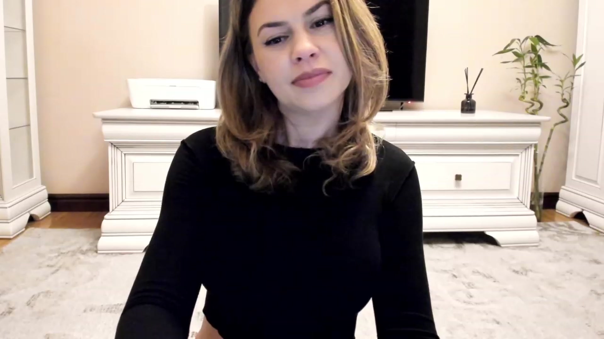 Gallery image thumbnail from Lu126's myfreecams stream on, 02/20/2023, 05:06 image 4 of 20